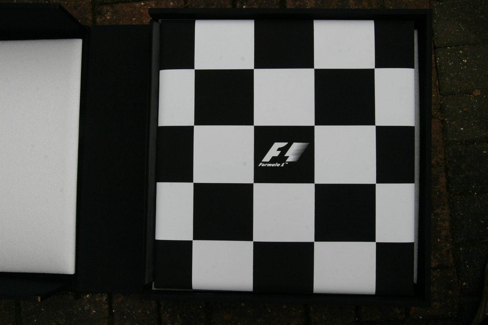 Official Formula 1 Opus Classic Edition