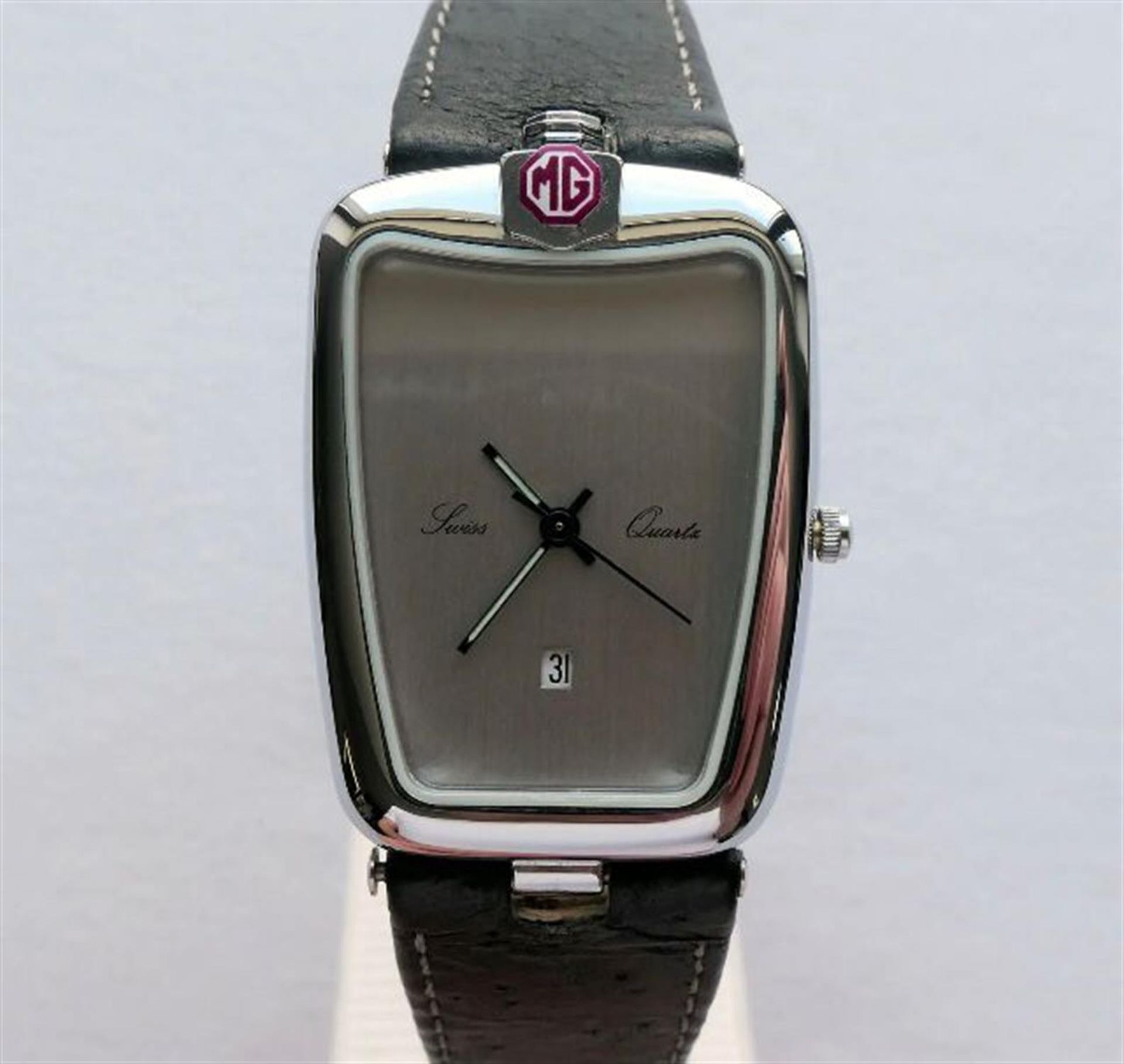 A rare MG Grille-Head Watch - Image 3 of 10