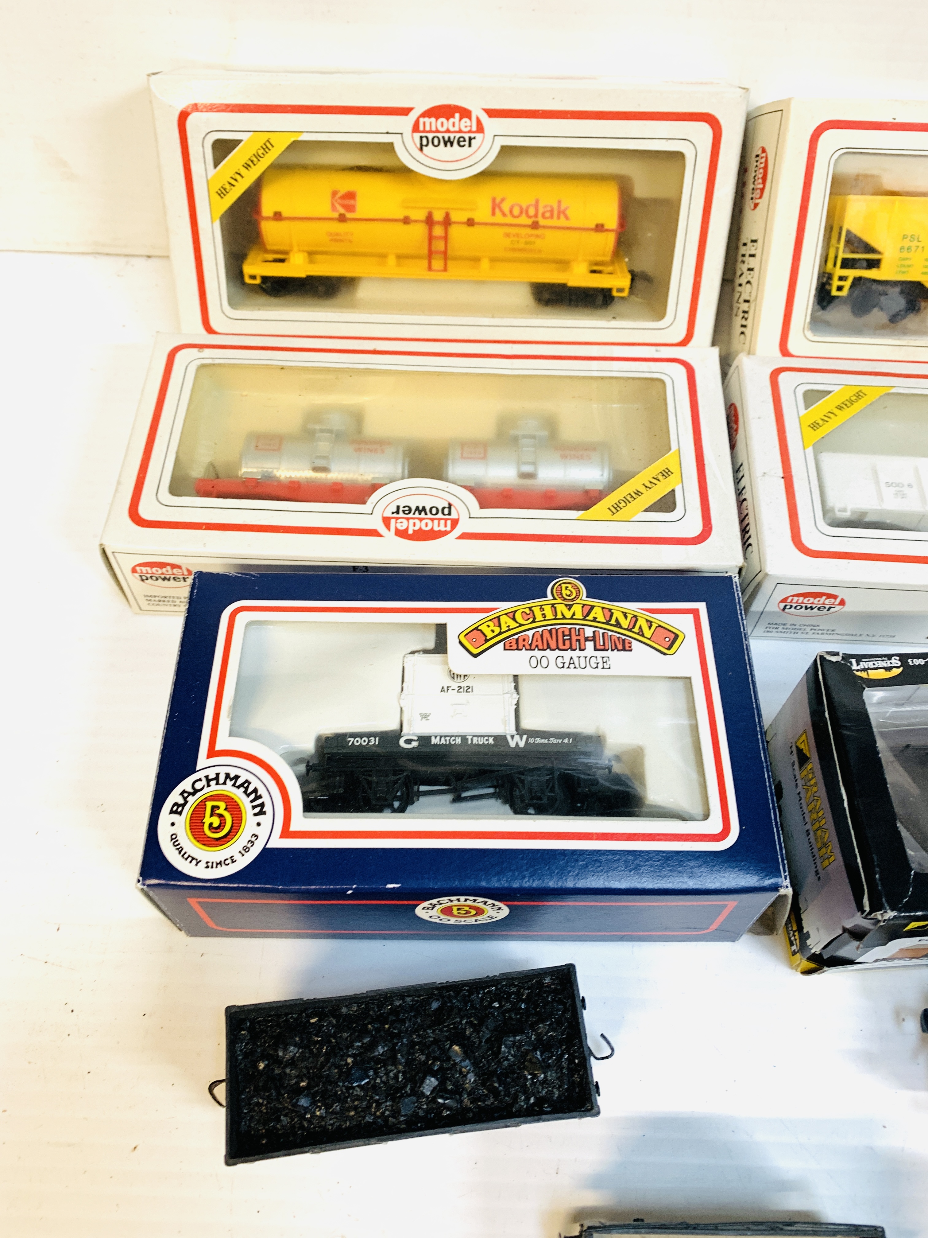 A quantity of model railway goods wagons including Bachmann and Model Power. - Image 3 of 4