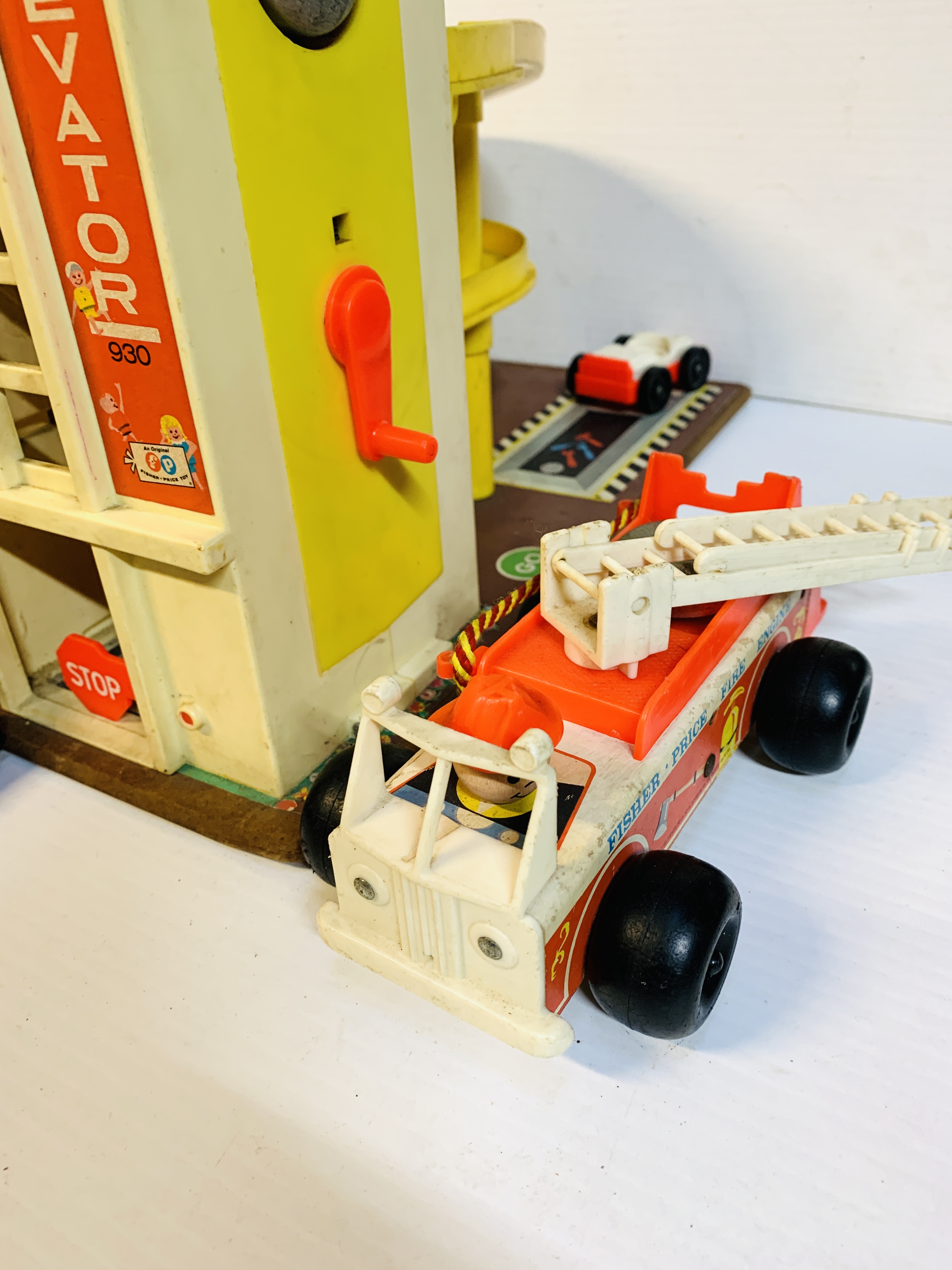 A Fisher Price parking ramp service centre - Image 3 of 5