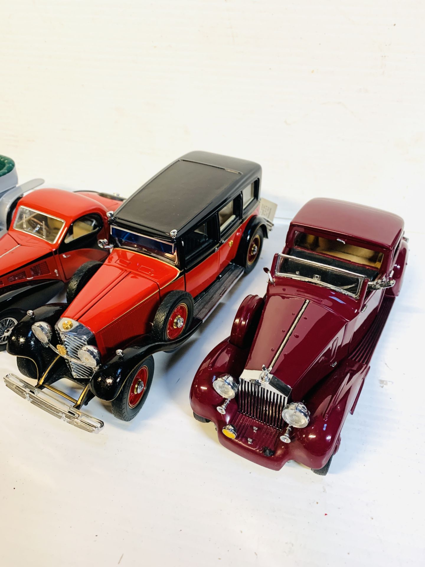 Danbury Mint Rolls Royce Phantom IV, Franklin Mint Mercedes-Benz; Franklin Mint Bugatti Atalante - Image 6 of 6