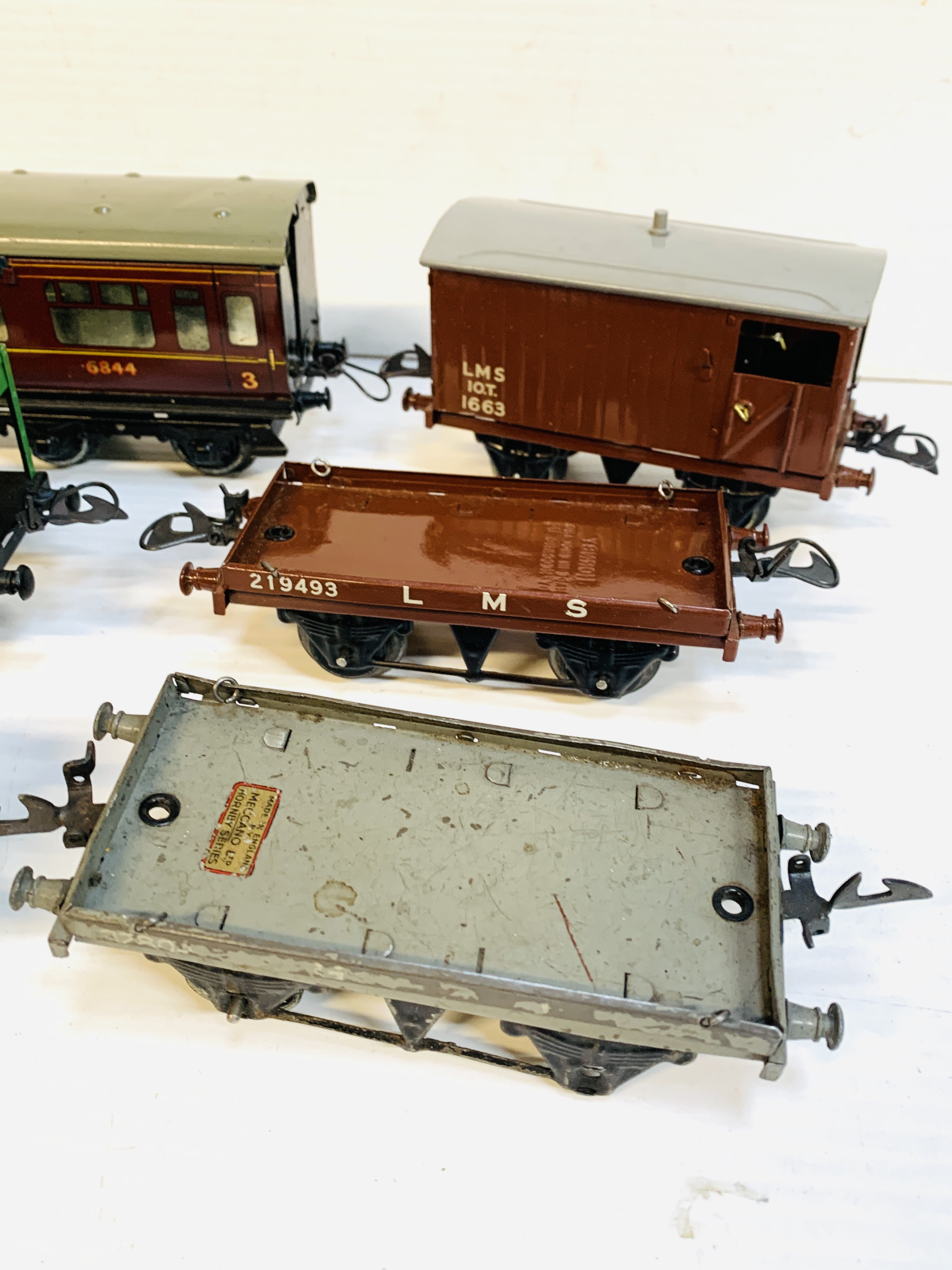 A Hornby 'O' gauge tinplate coach together with five goods wagons - Image 2 of 4