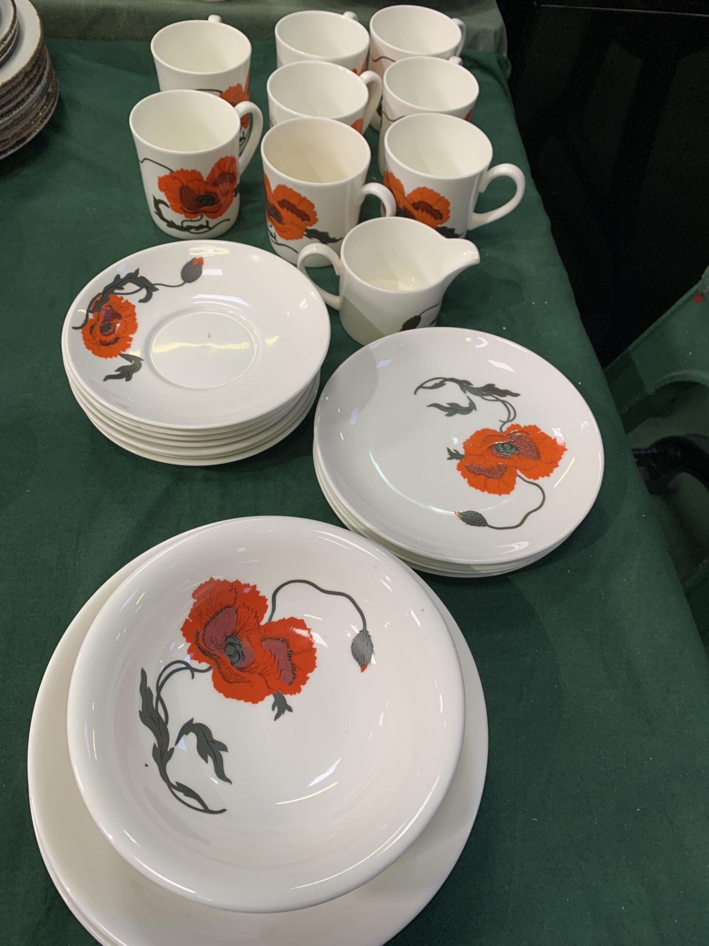 Wedgwood Susie Cooper design 'Corn Poppy' breakfast set