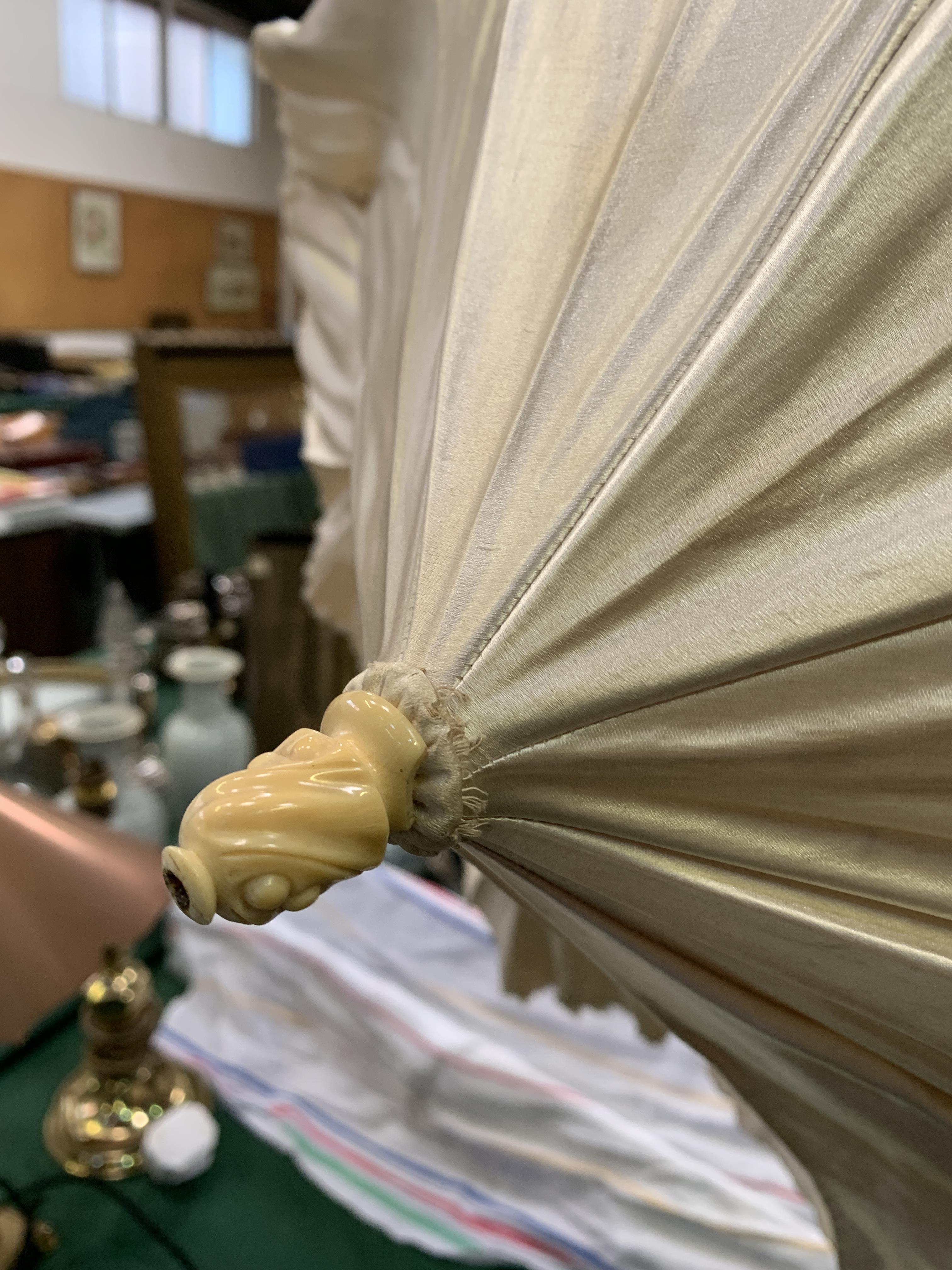 Two ivory handle Victorian parasols. CITIES regulations apply to this lot. - Image 6 of 9