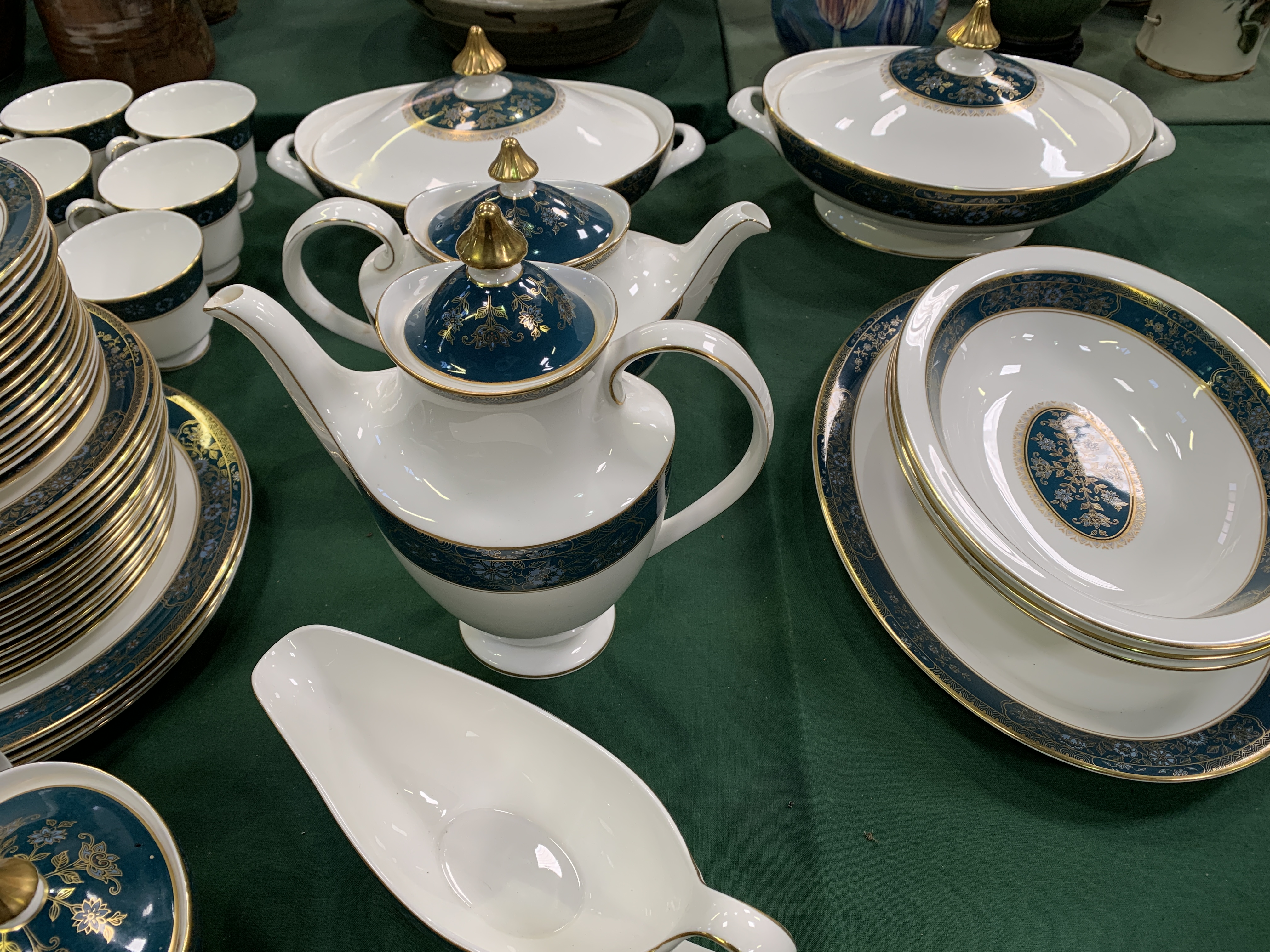 Royal Doulton 'Carlyle' part dinner service - Image 2 of 6