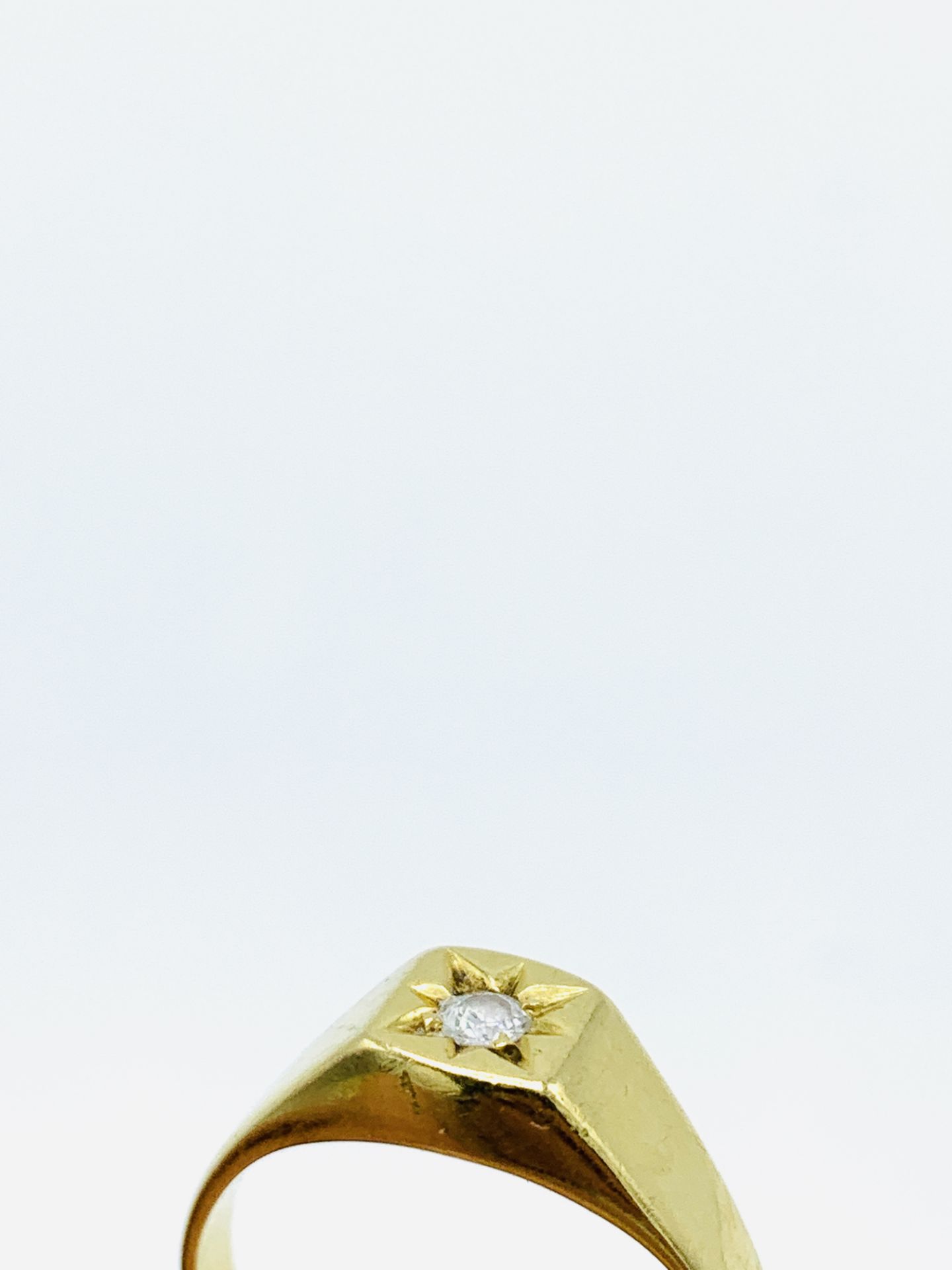 18ct gold and flush set diamond solitaire ring - Bild 4 aus 4
