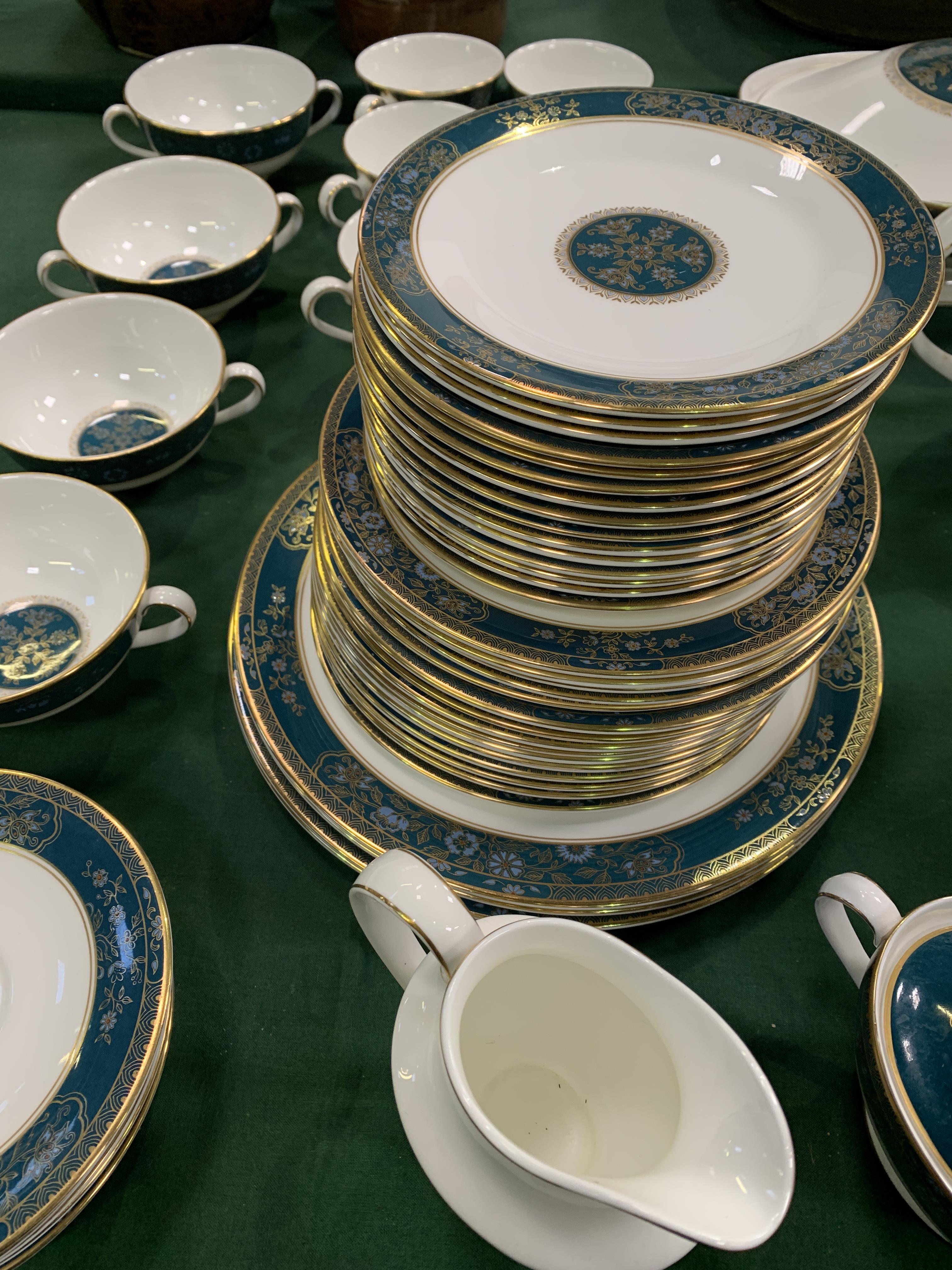 Royal Doulton 'Carlyle' part dinner service - Image 4 of 6