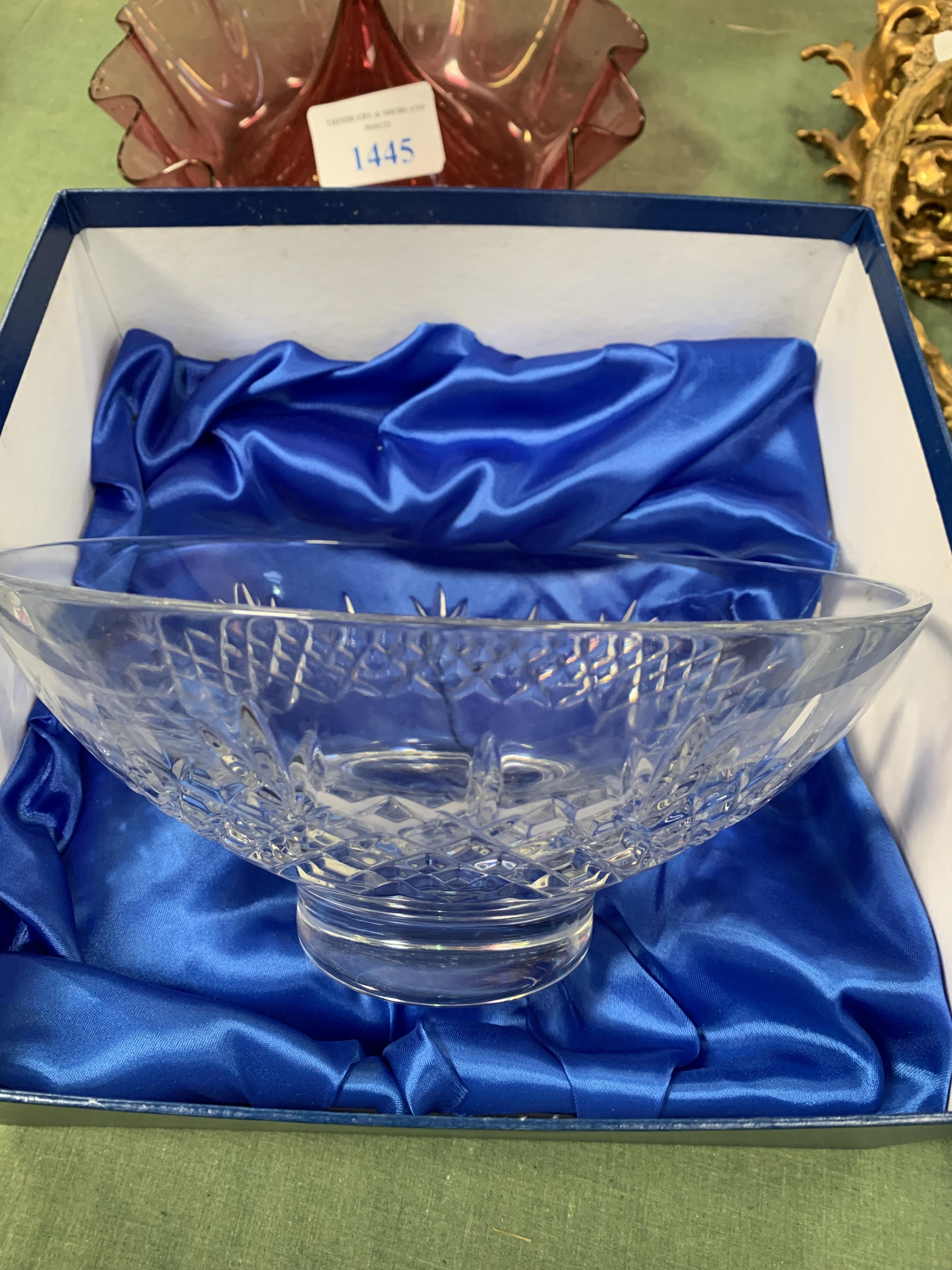 Lead crystal fruit bowl