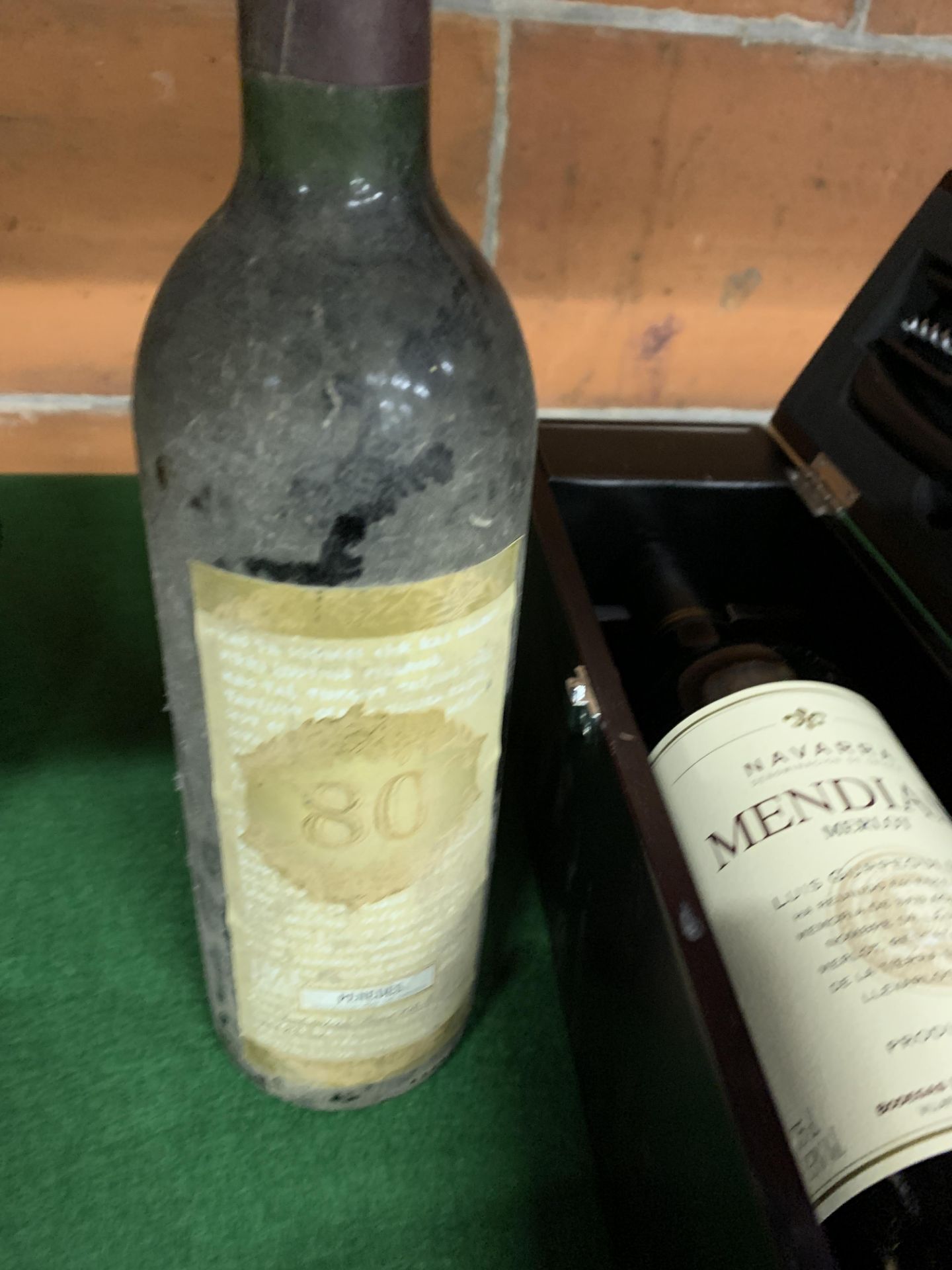 75cl bottle mendini merlot in presentation box with corkscrew - Bild 4 aus 5