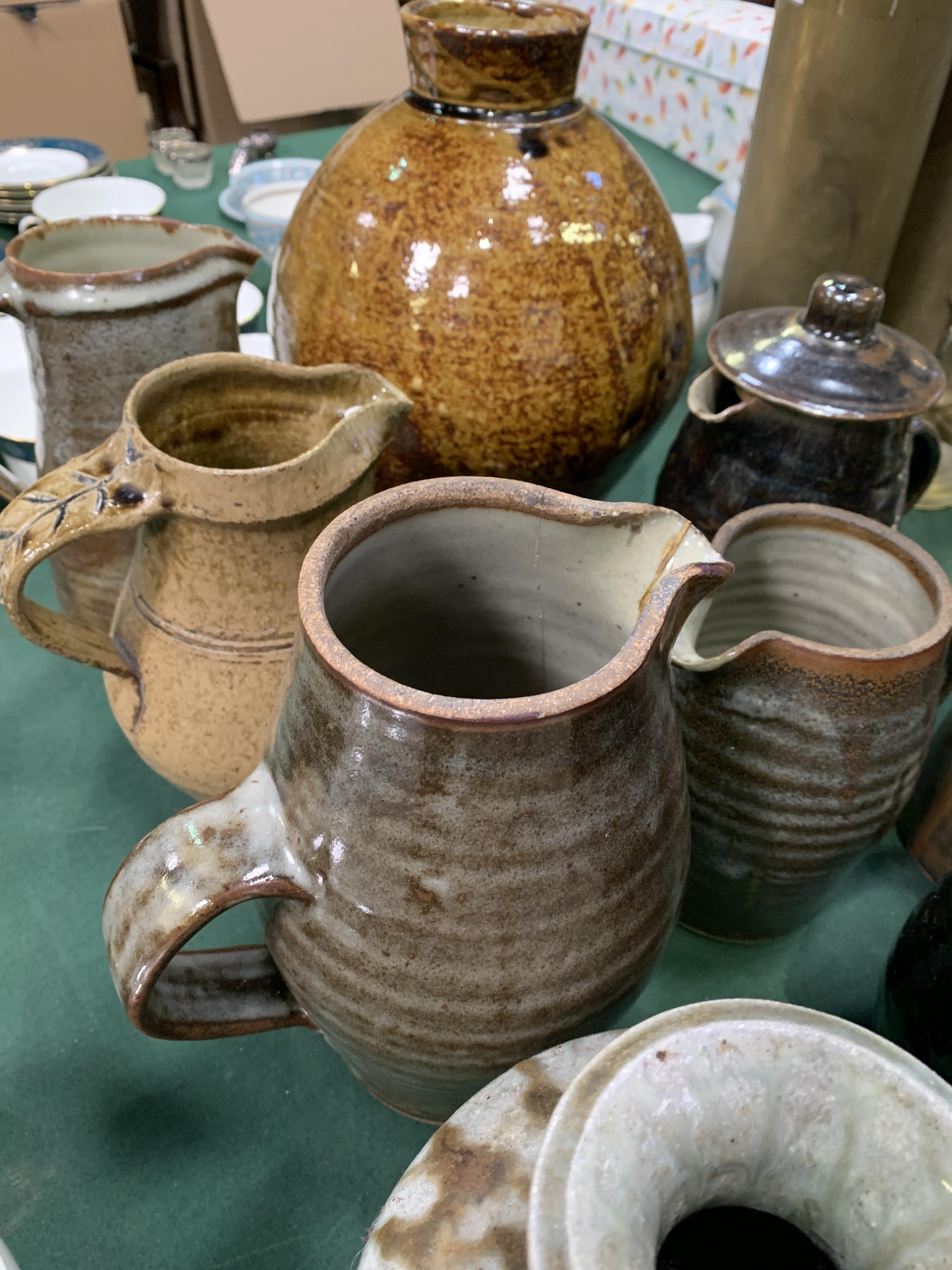 Collection of pottery jugs and vases - Image 4 of 5