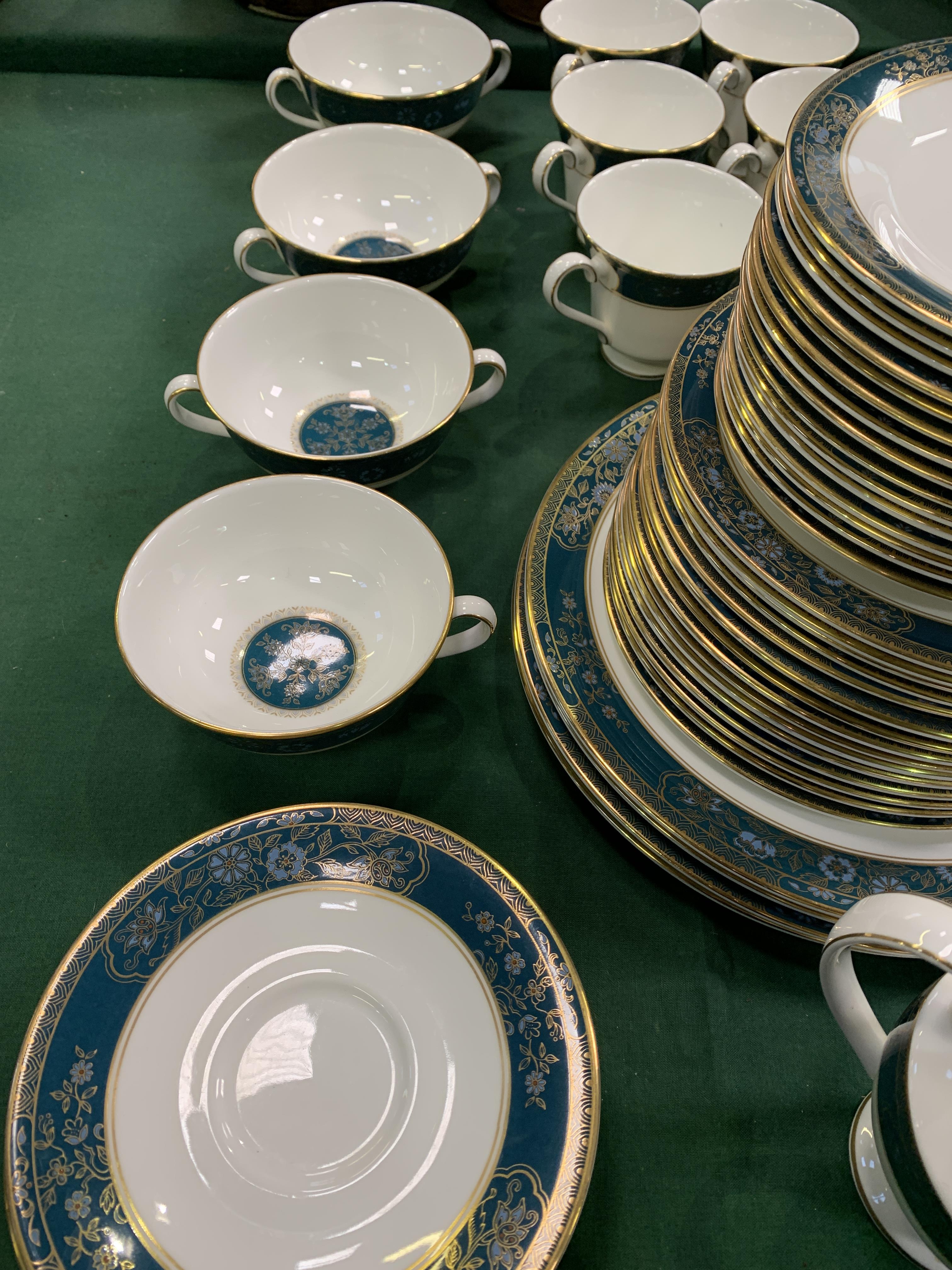 Royal Doulton 'Carlyle' part dinner service - Image 5 of 6