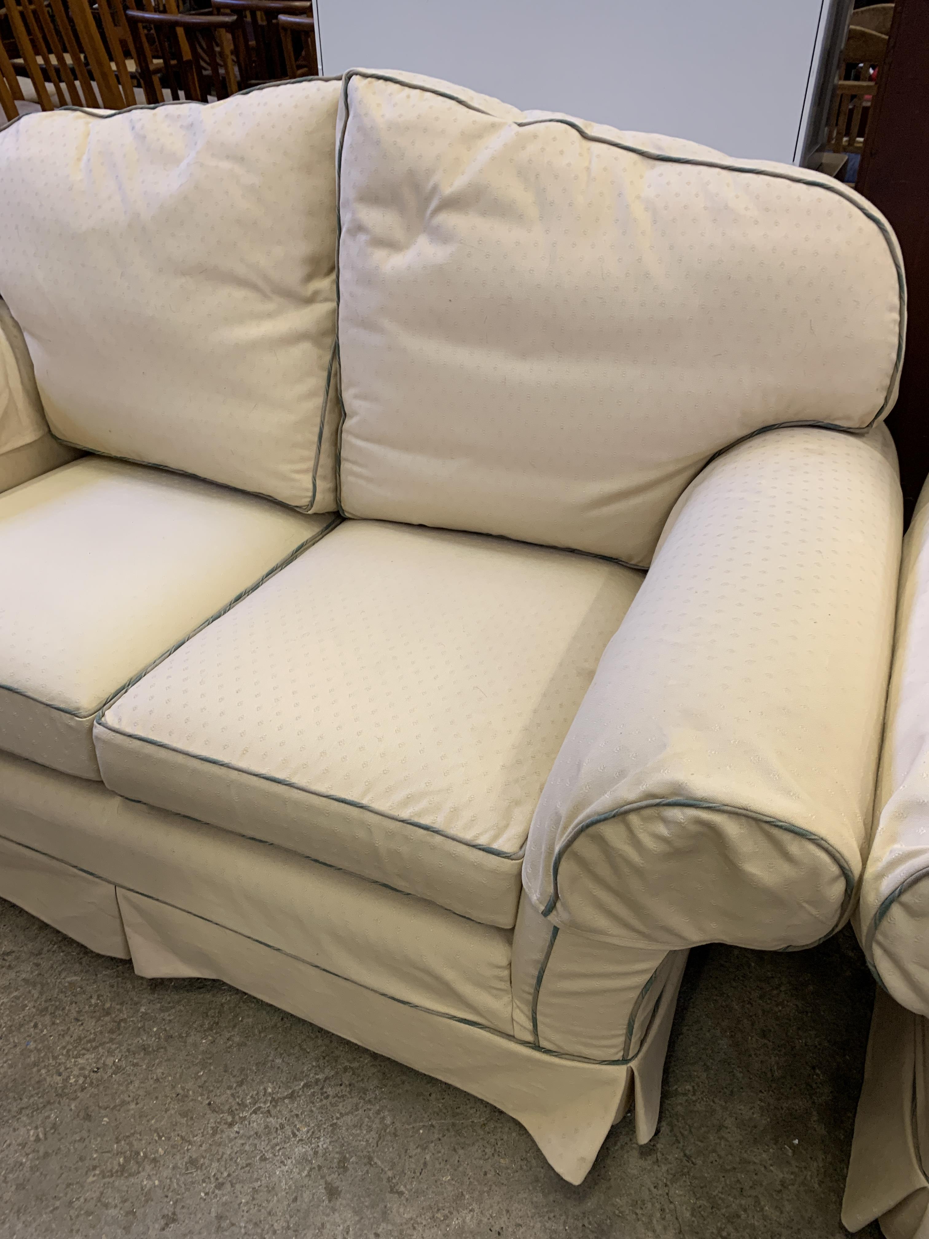 Cream two seat sofa - Image 3 of 4