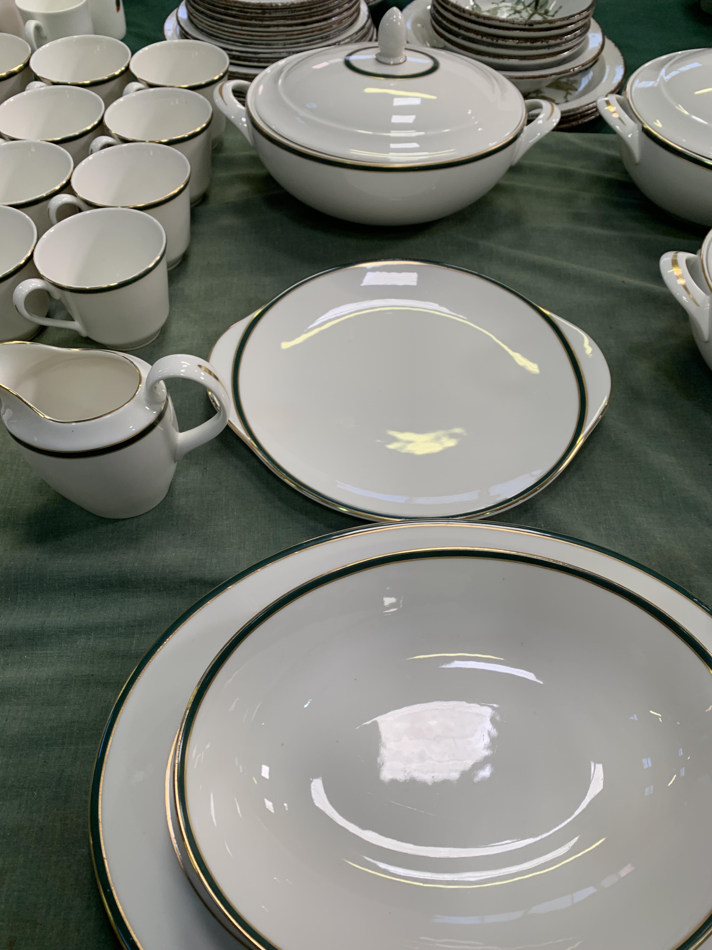 Royal Doulton 'Oxford Green' ten place setting dinner service - Image 4 of 6