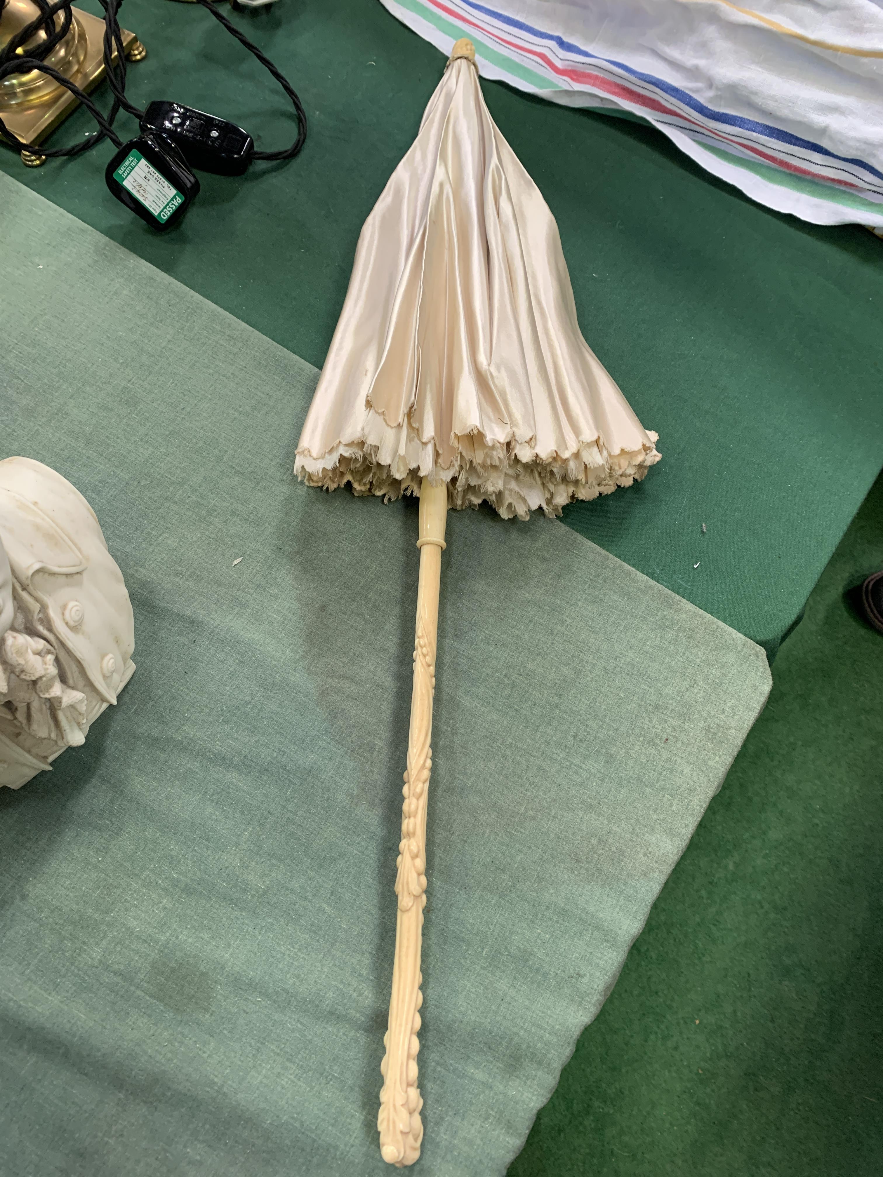 Two ivory handle Victorian parasols. CITIES regulations apply to this lot. - Image 3 of 9