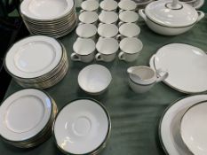 Royal Doulton 'Oxford Green' ten place setting dinner service