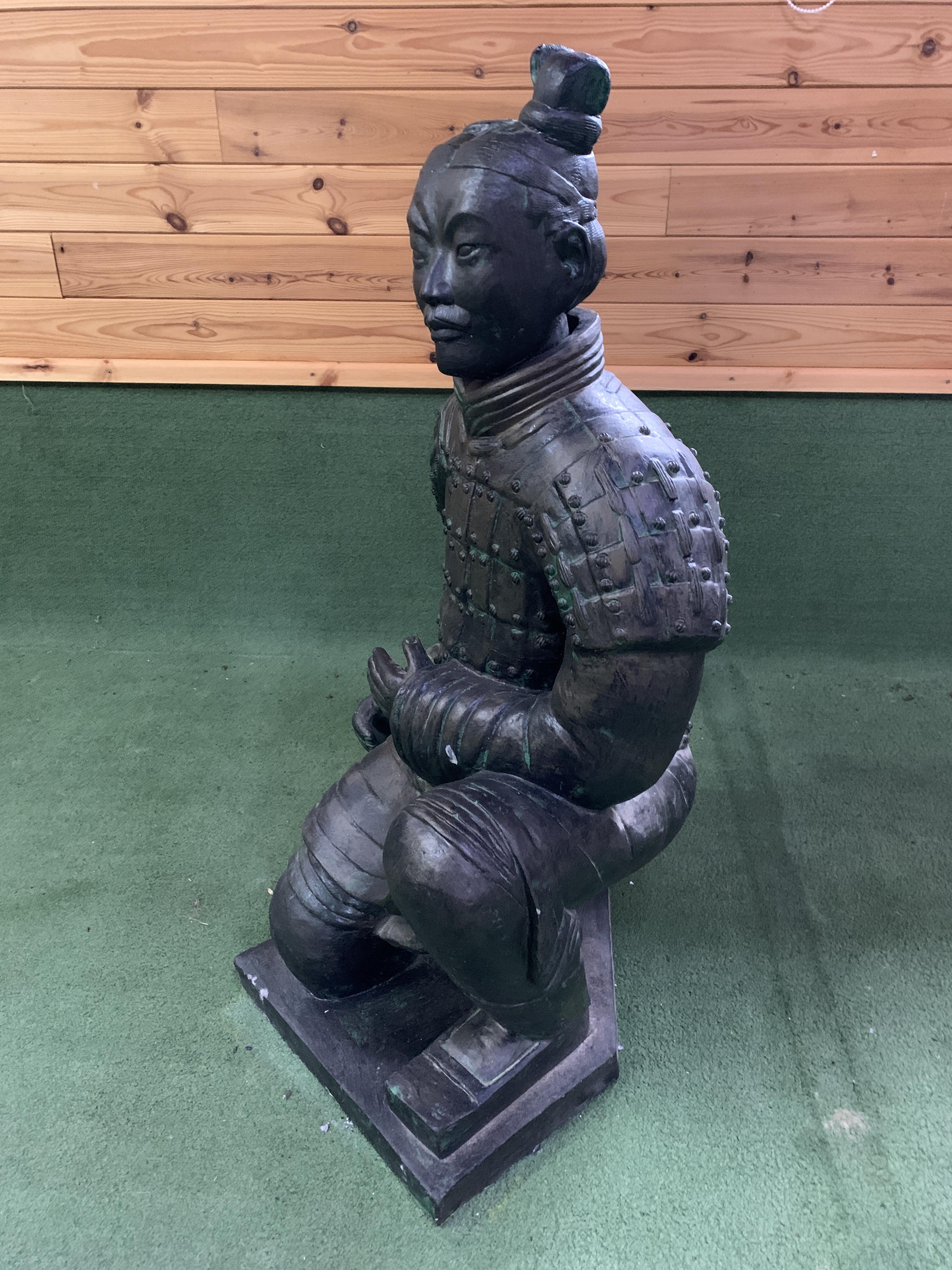A Qin style terracotta figure of a kneeling archer - Image 2 of 5