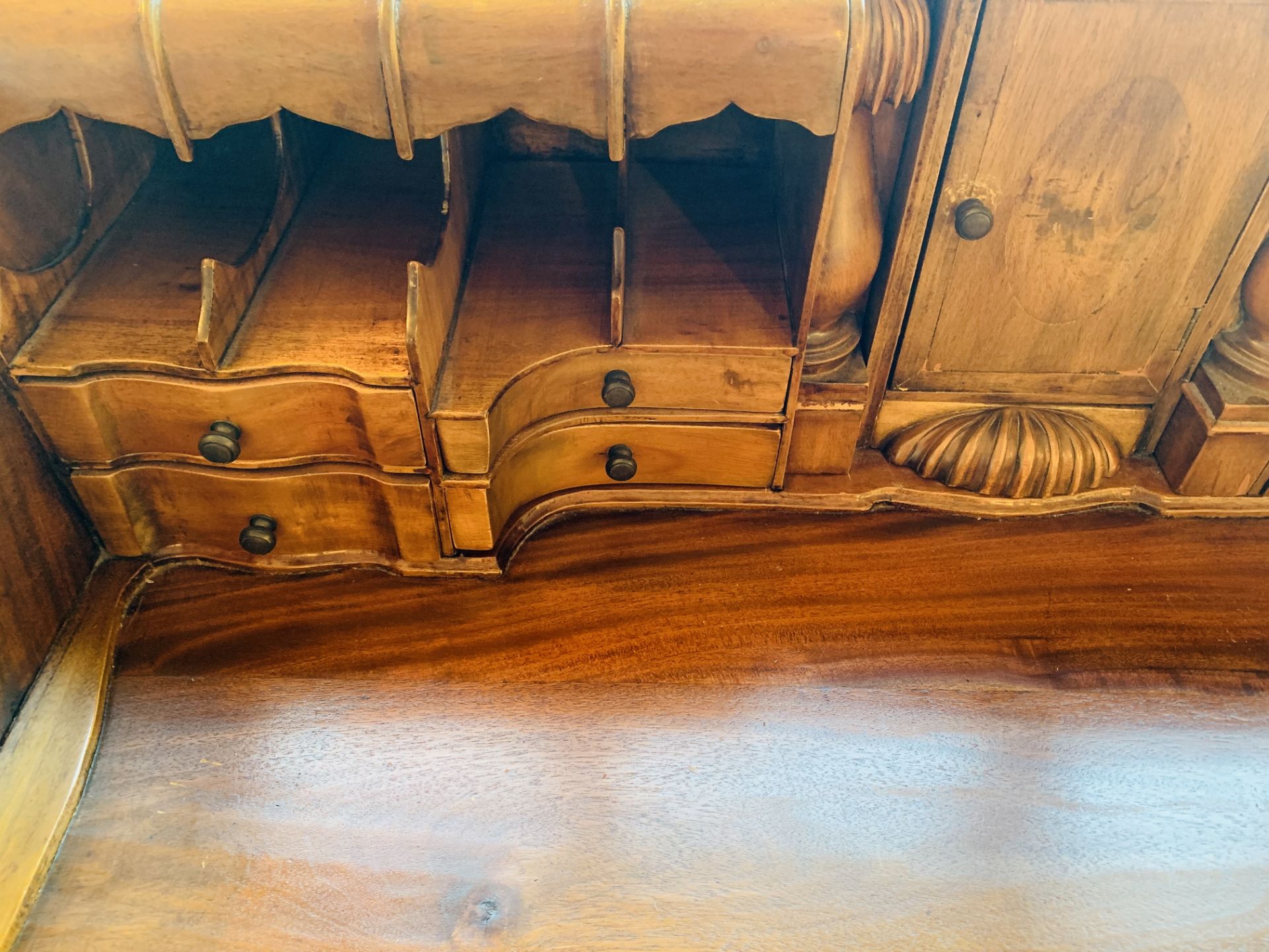 A carved hardwood writing desk - Bild 4 aus 7