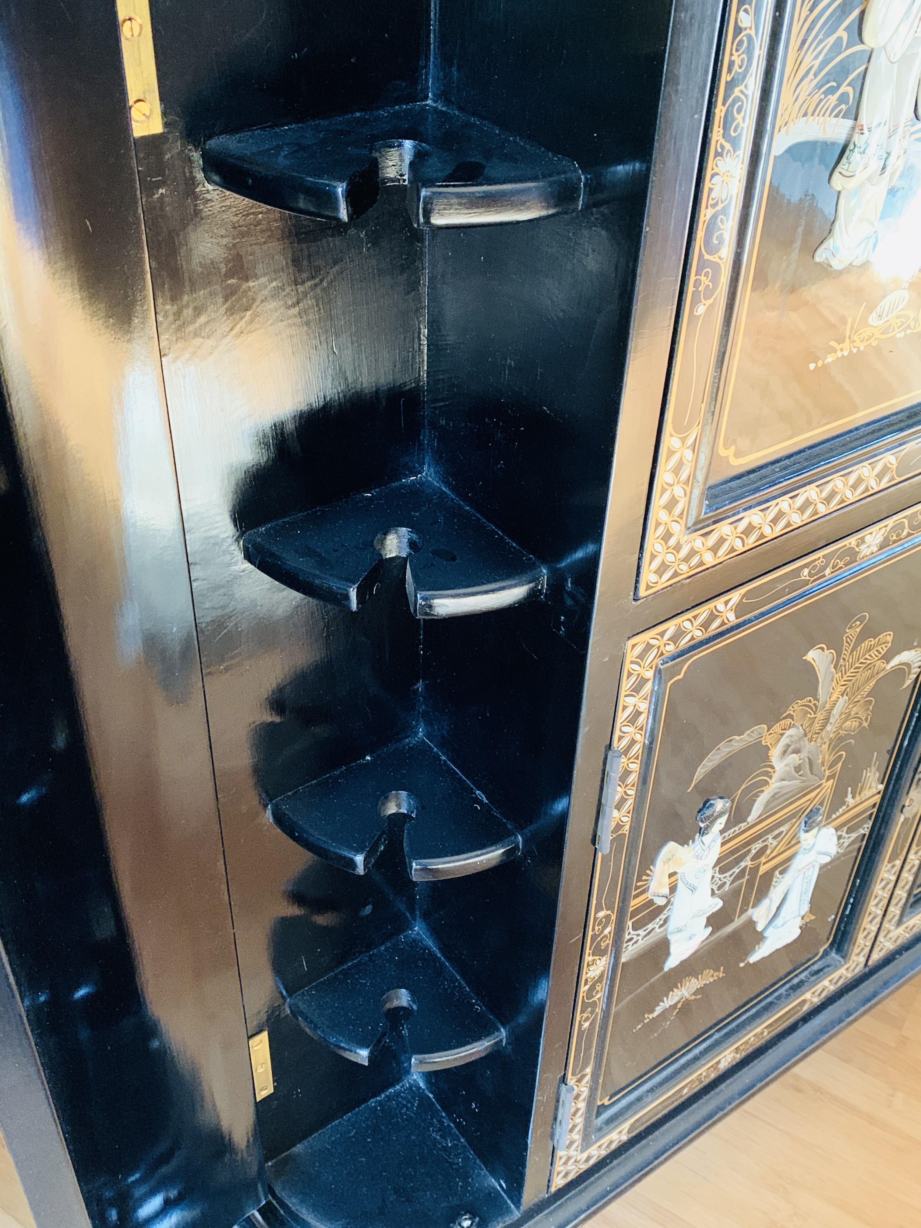 Oriental black lacquered cocktail cabinet - Image 6 of 9