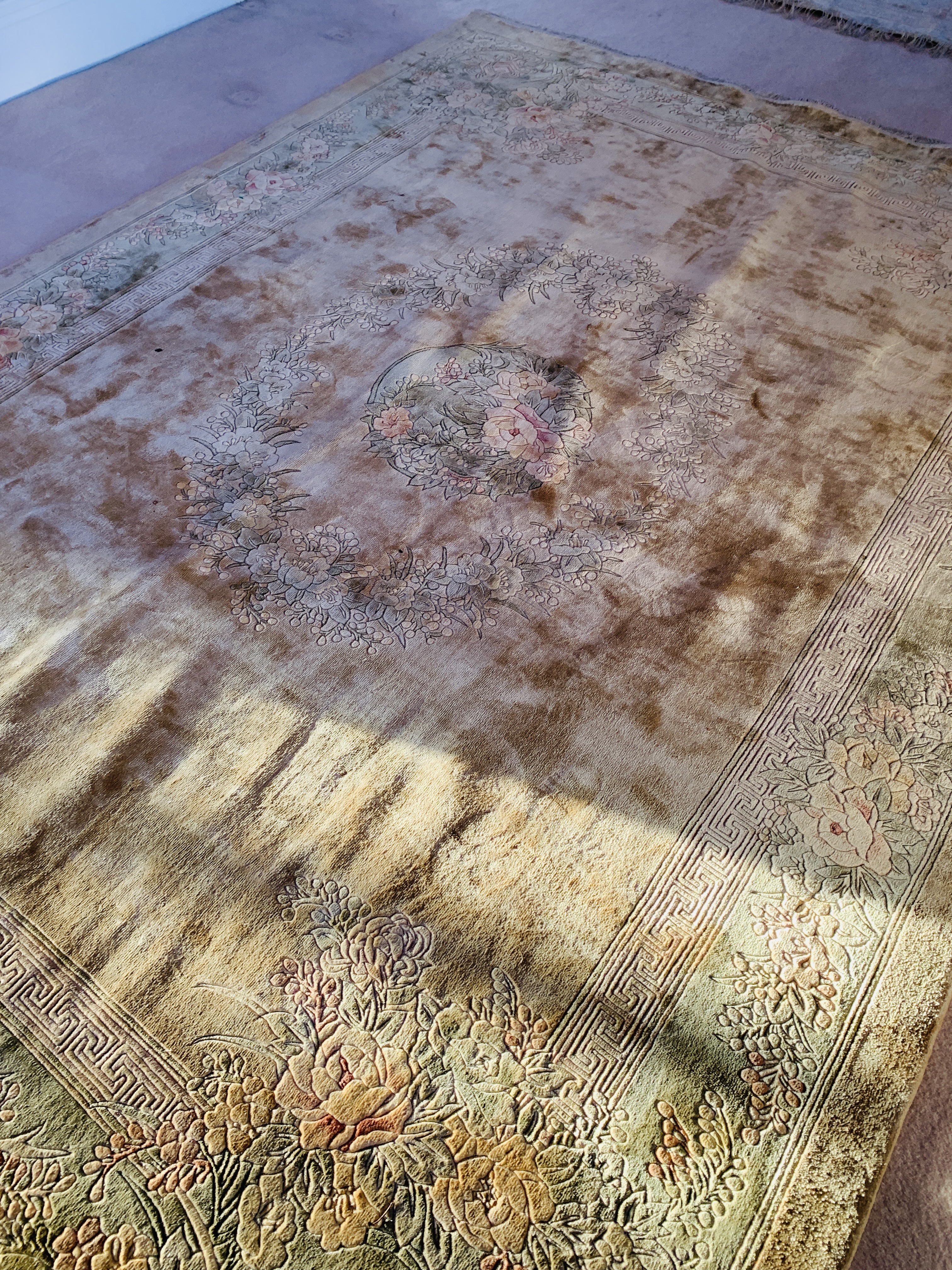 Gold wool ground Chinese style rug - Image 5 of 5