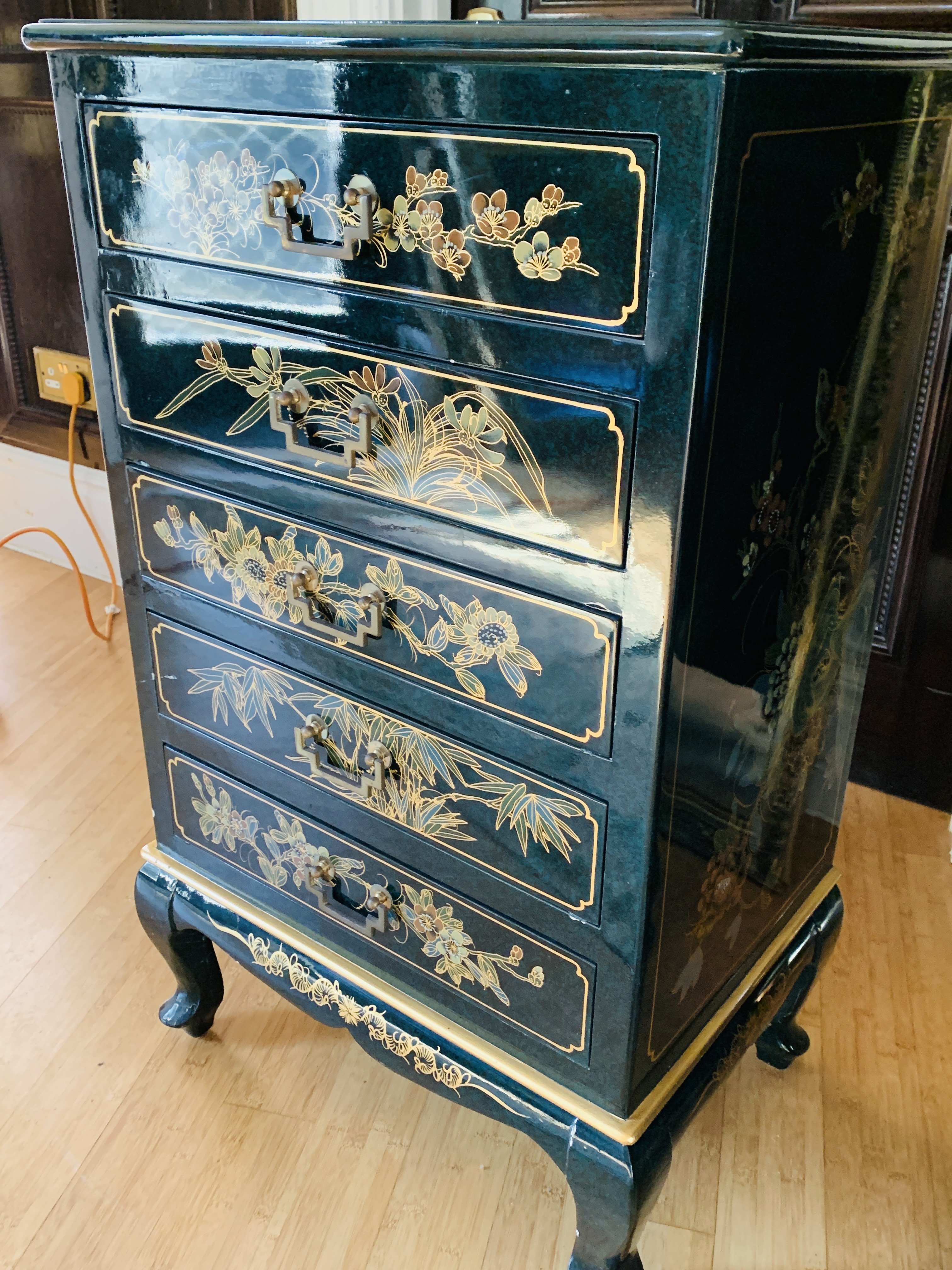 Oriental black lacquered chest of drawers - Image 5 of 5