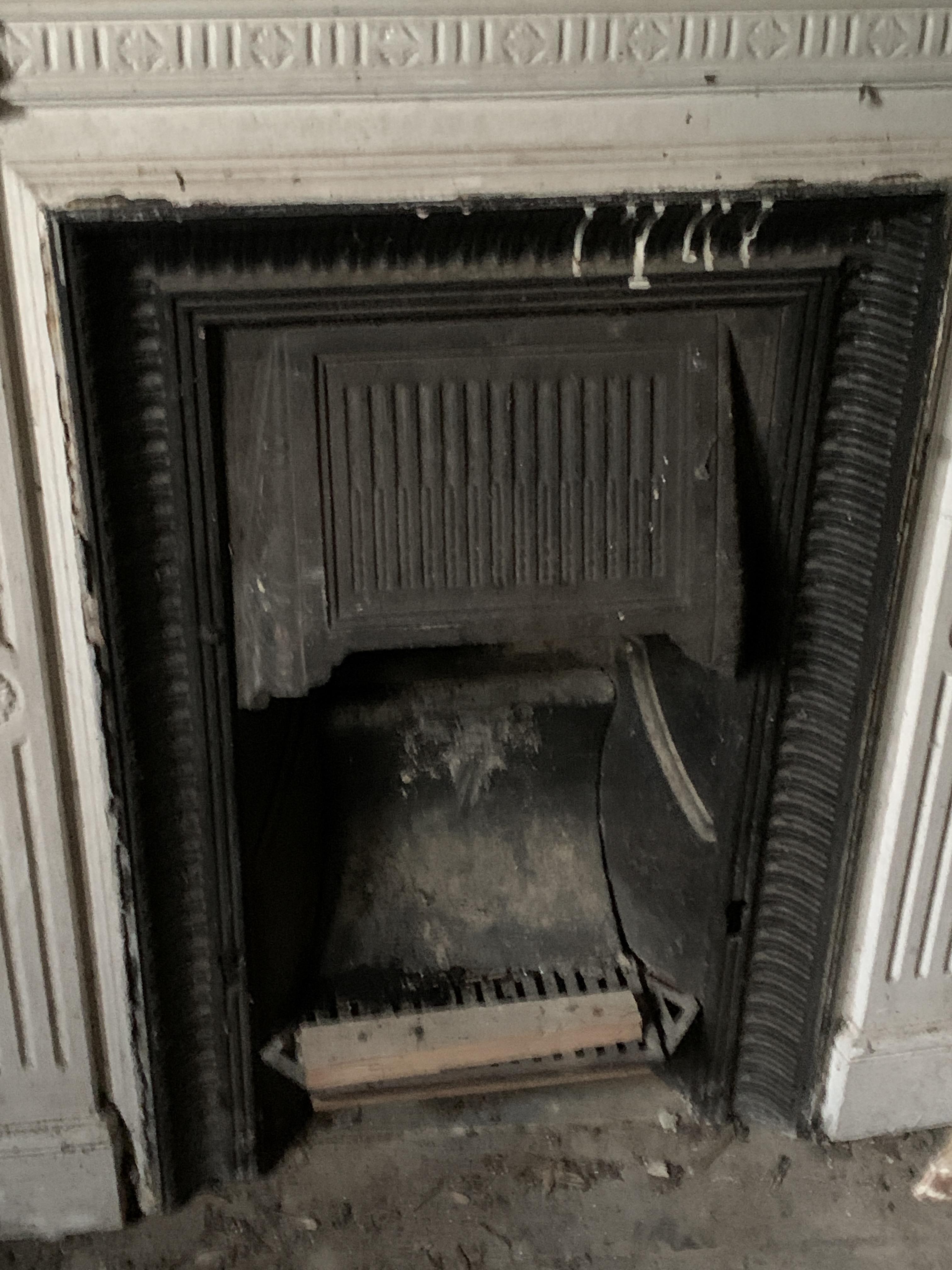 Cast iron fireplace - Image 2 of 3