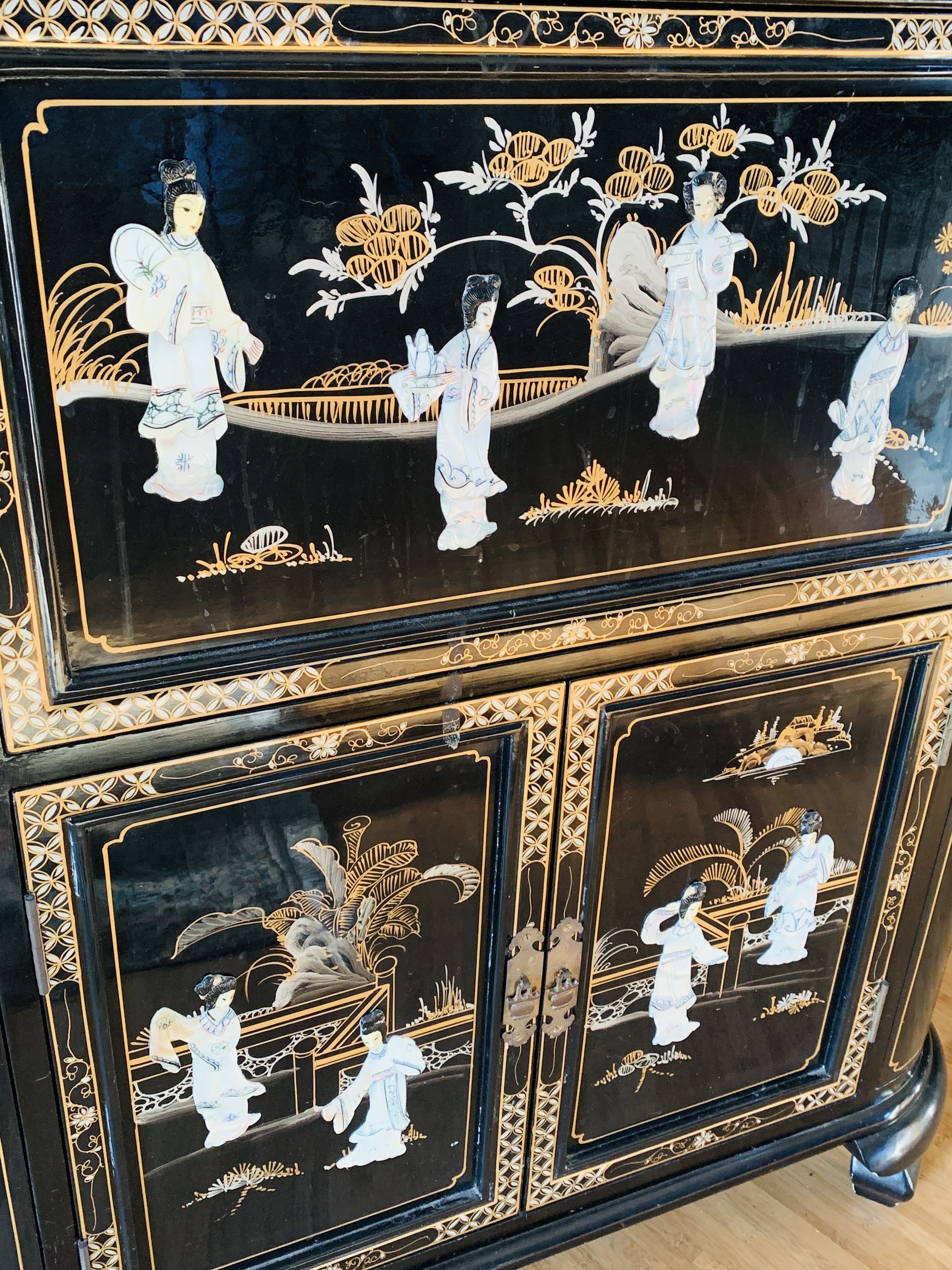 Oriental black lacquered cocktail cabinet - Image 2 of 9