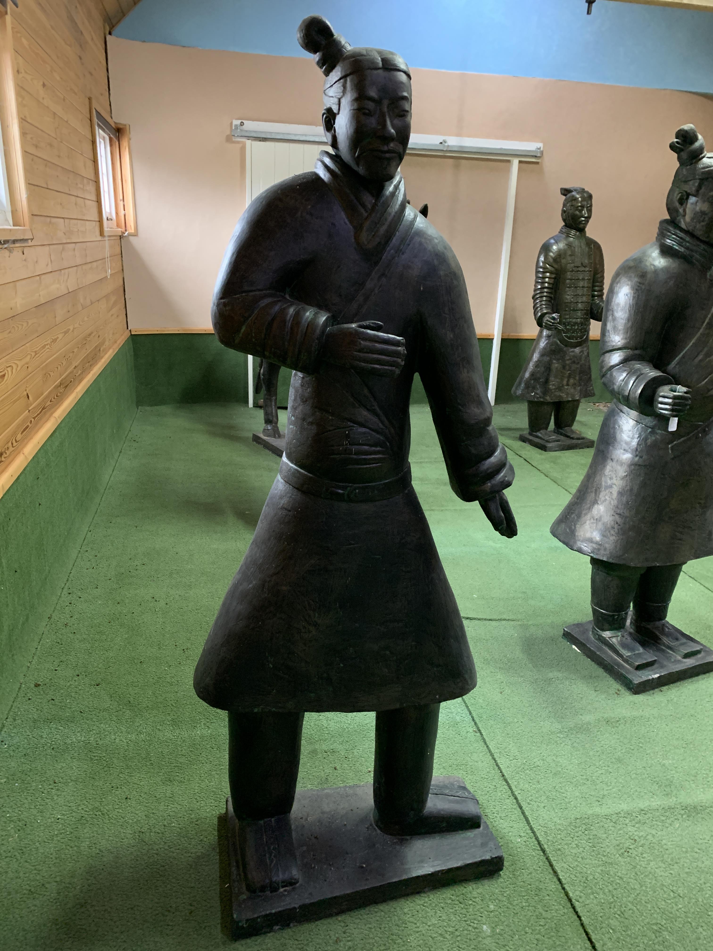 A Qin style terracotta figure of a standing soldier - Image 2 of 5