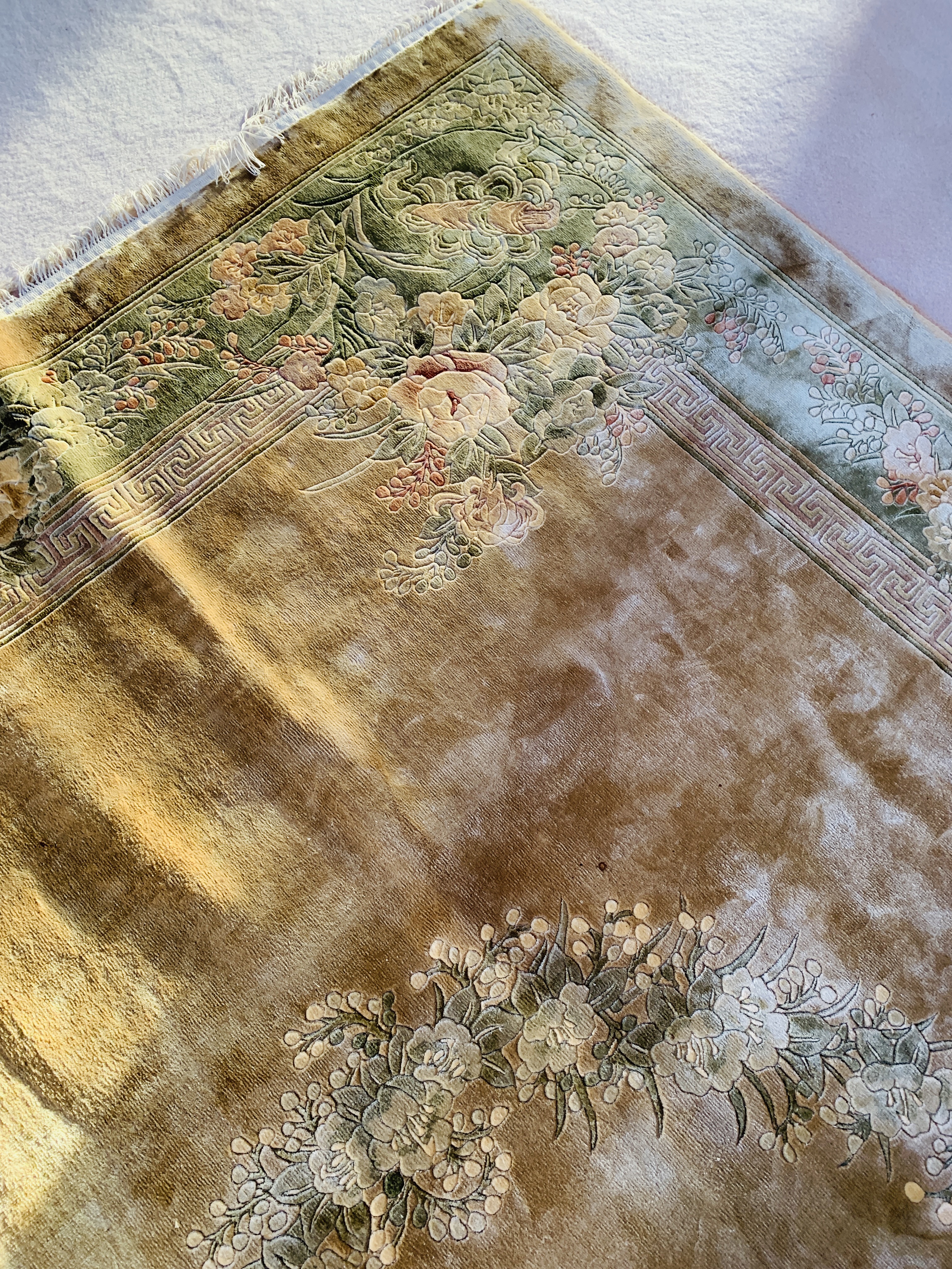 Gold wool ground Chinese style rug - Image 3 of 5