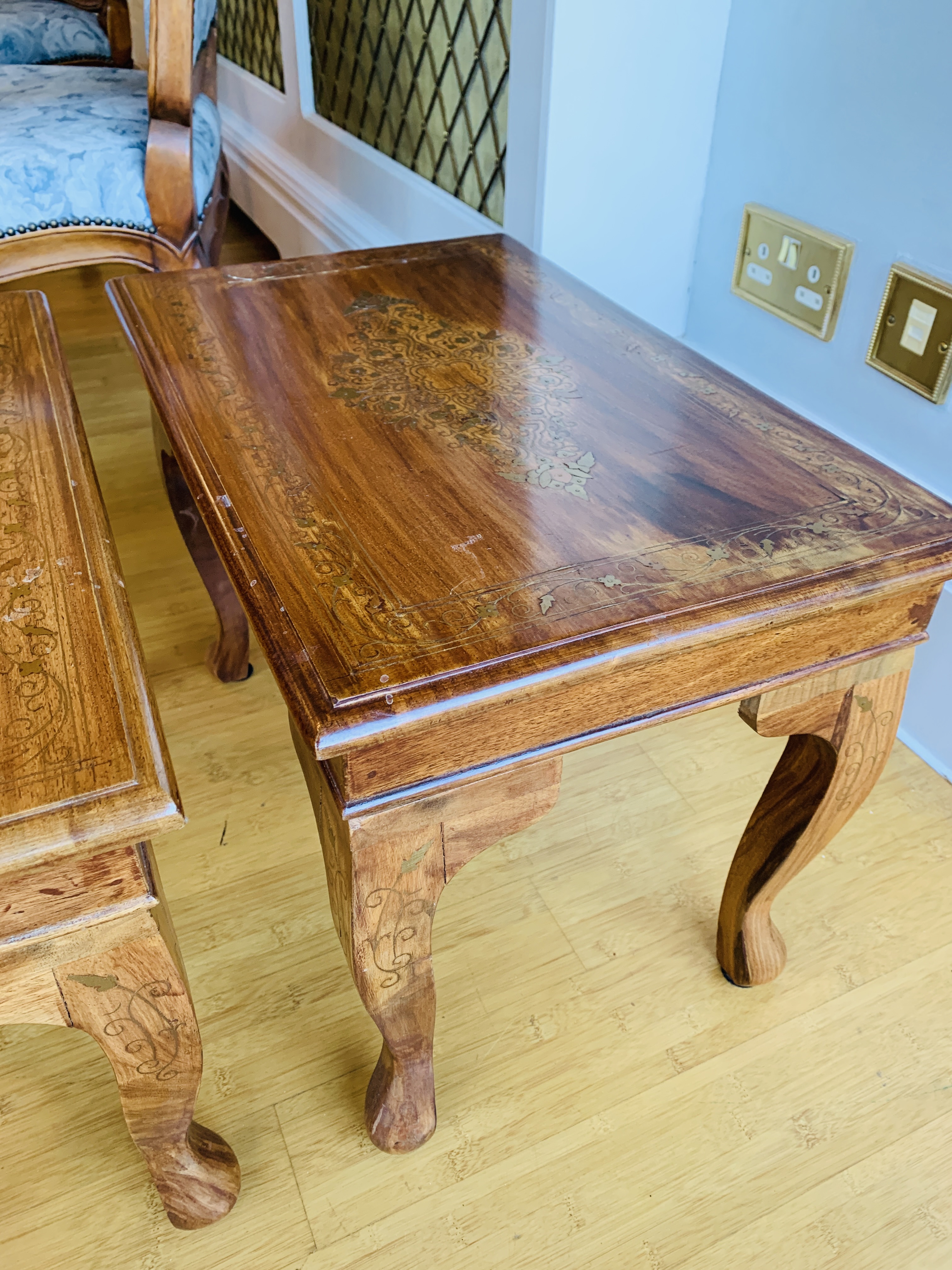 Pair of brass inlaid side tables - Image 4 of 6