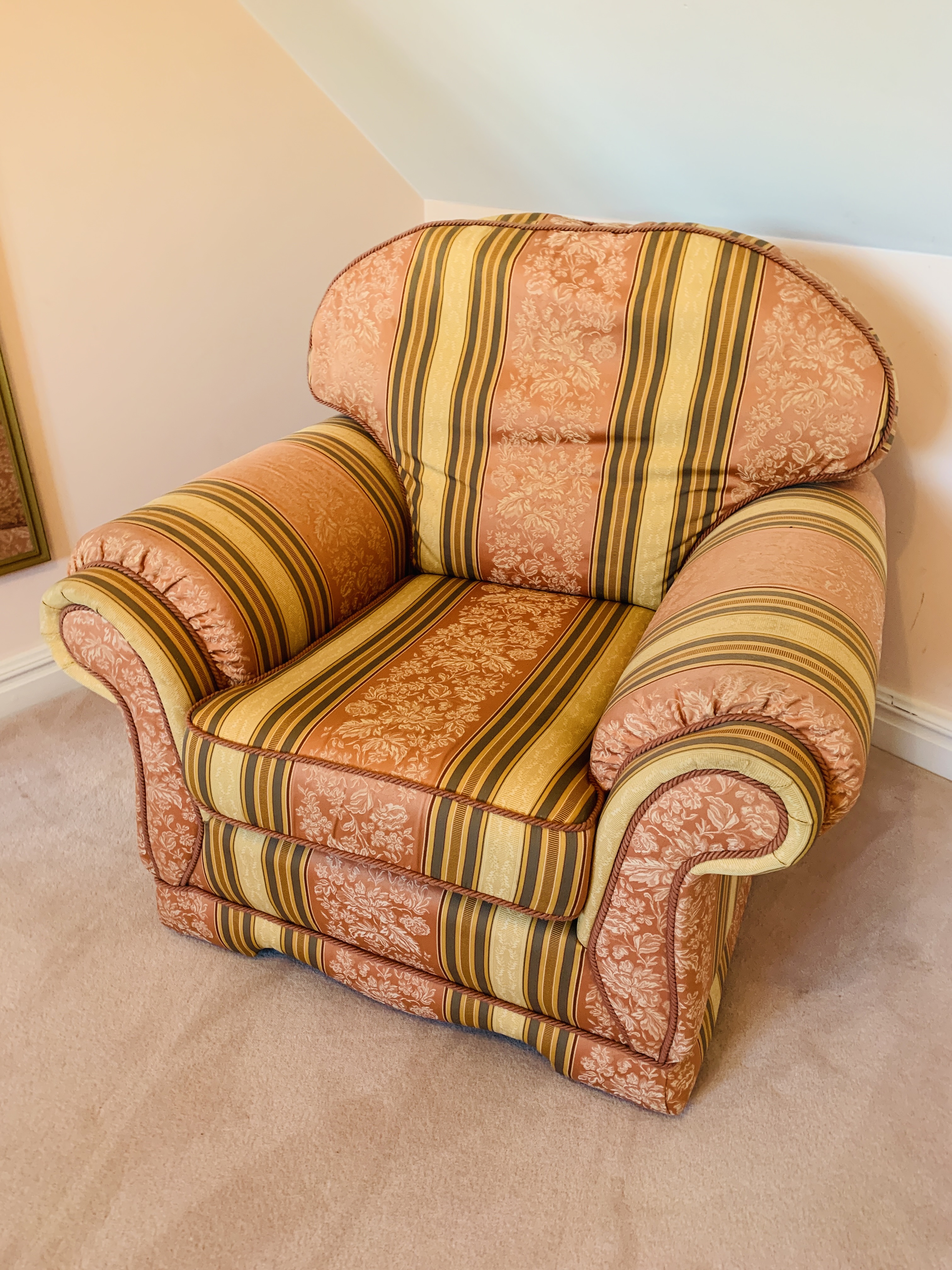 Upholstered armchair - Image 3 of 3