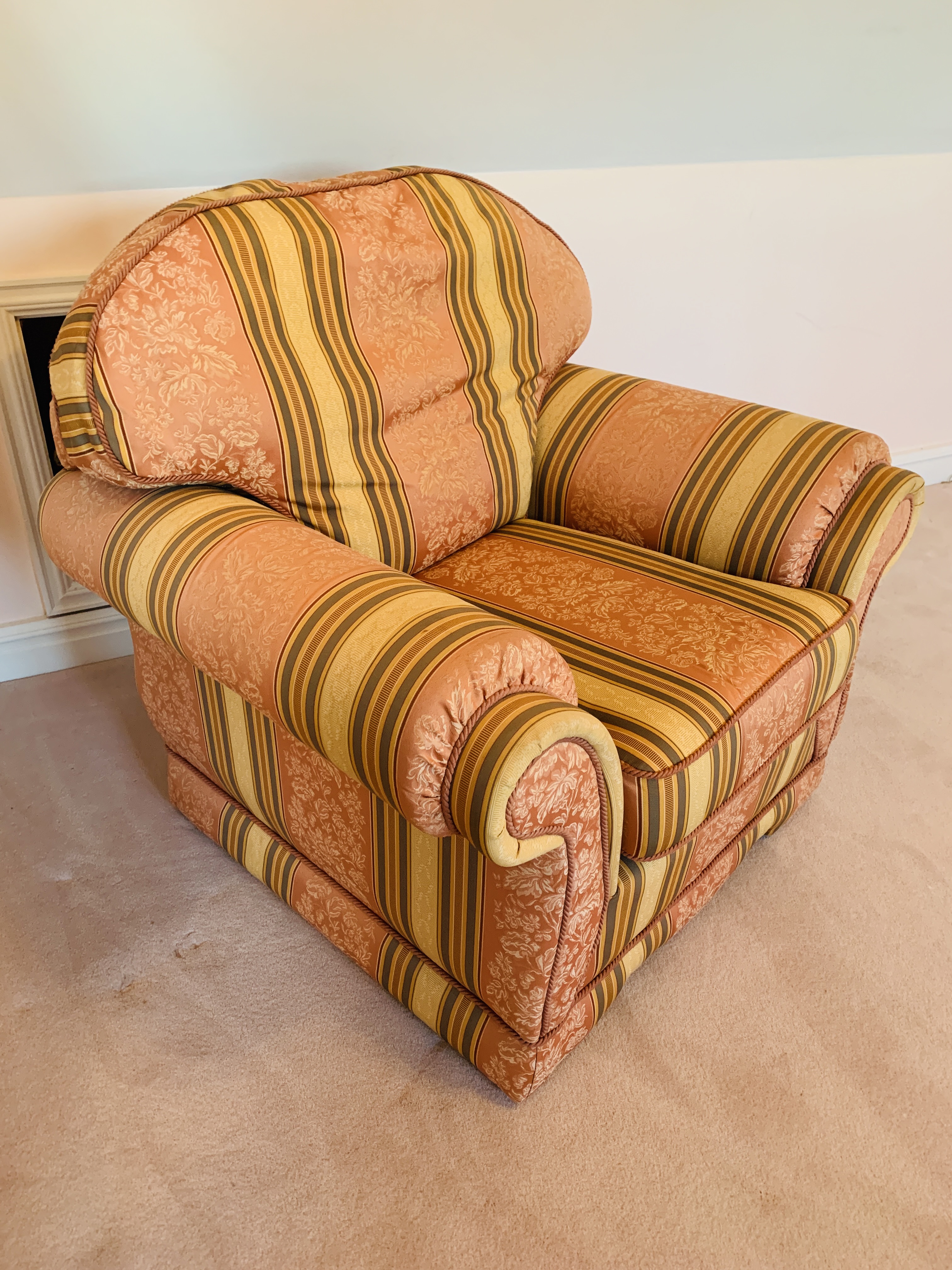 Upholstered armchair - Image 2 of 3