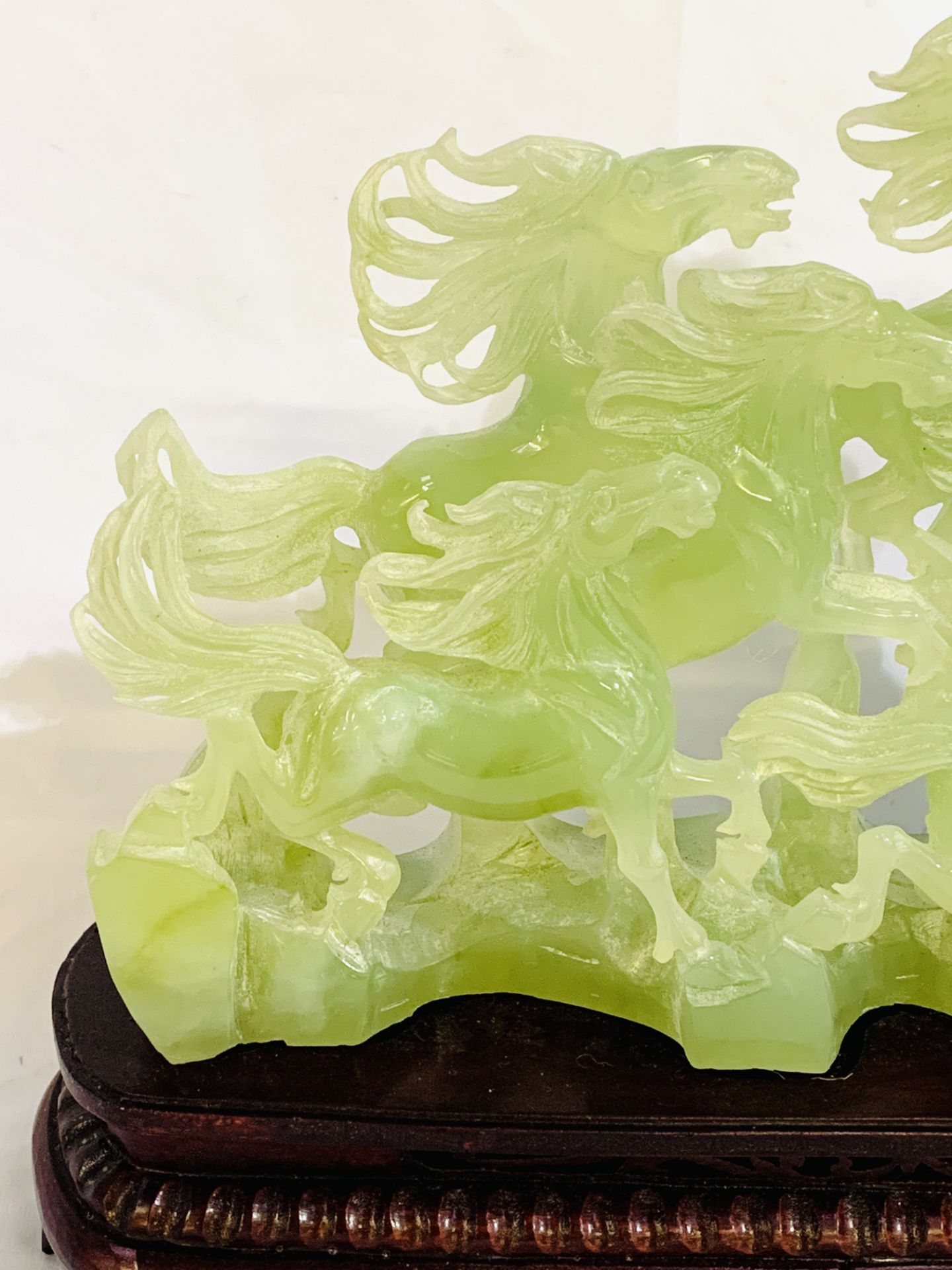 Jade carving of the eight horses of the Emperor Mu Wang - Image 4 of 11
