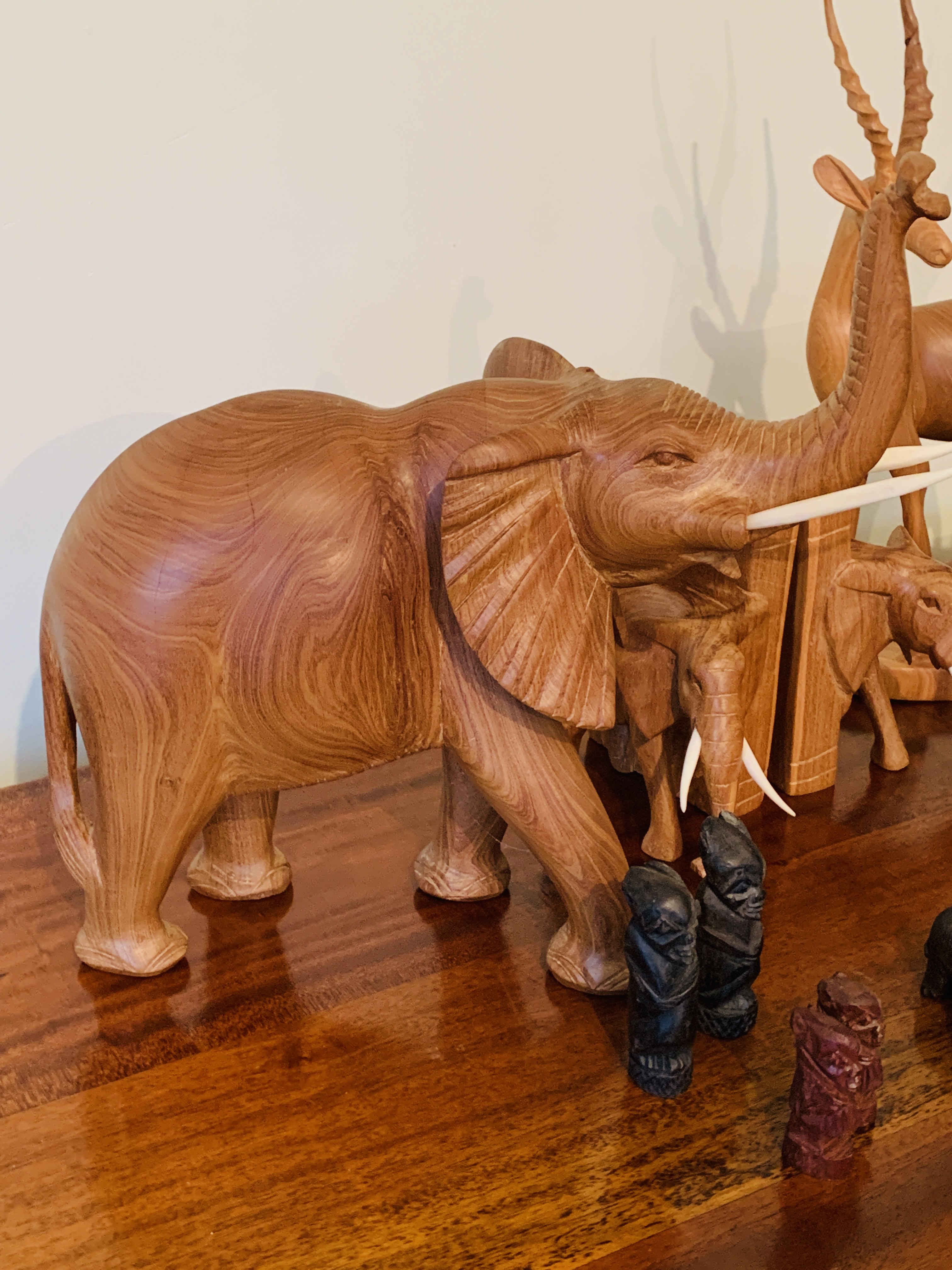 Collection of carved wood figures - Image 2 of 3