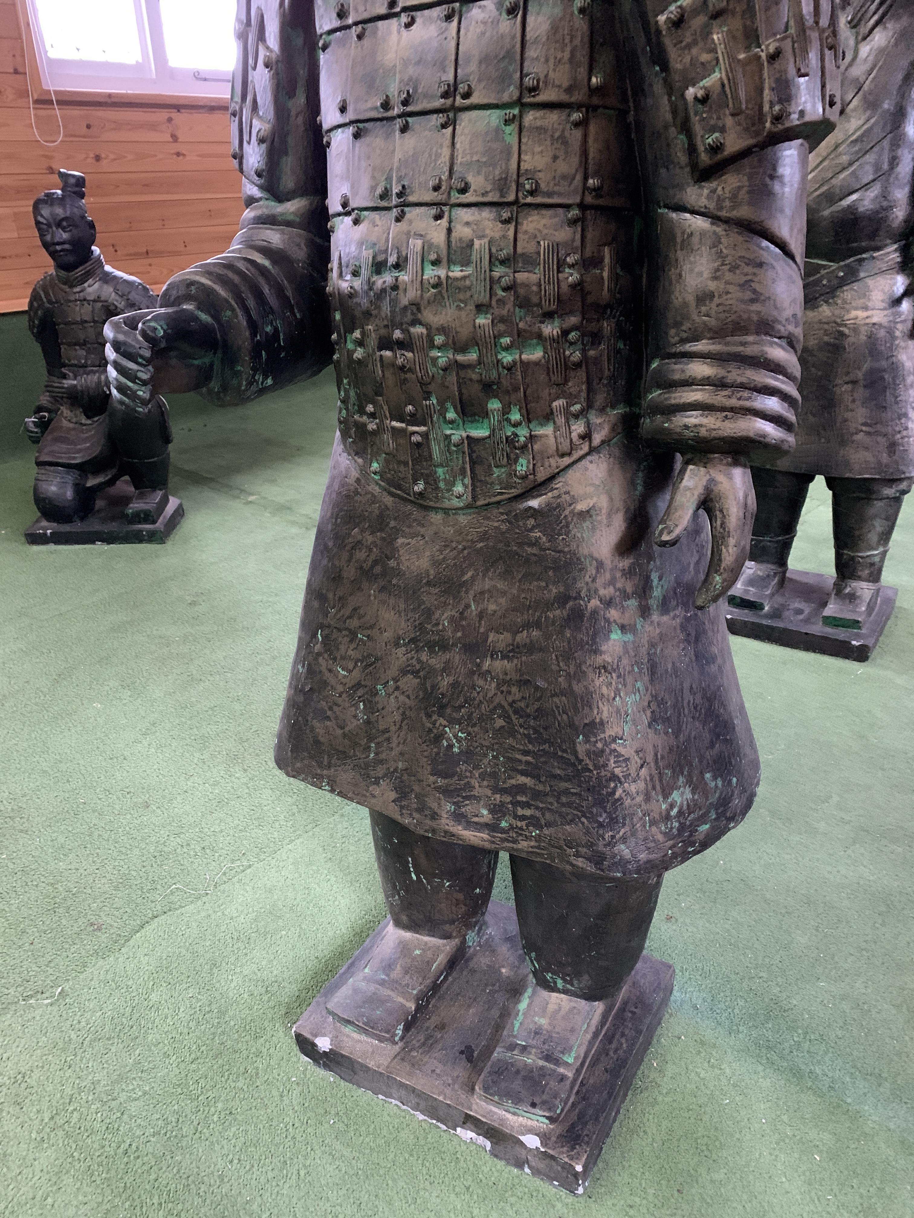 A Qin style terracotta figure of a lightly armed warrior - Image 5 of 7