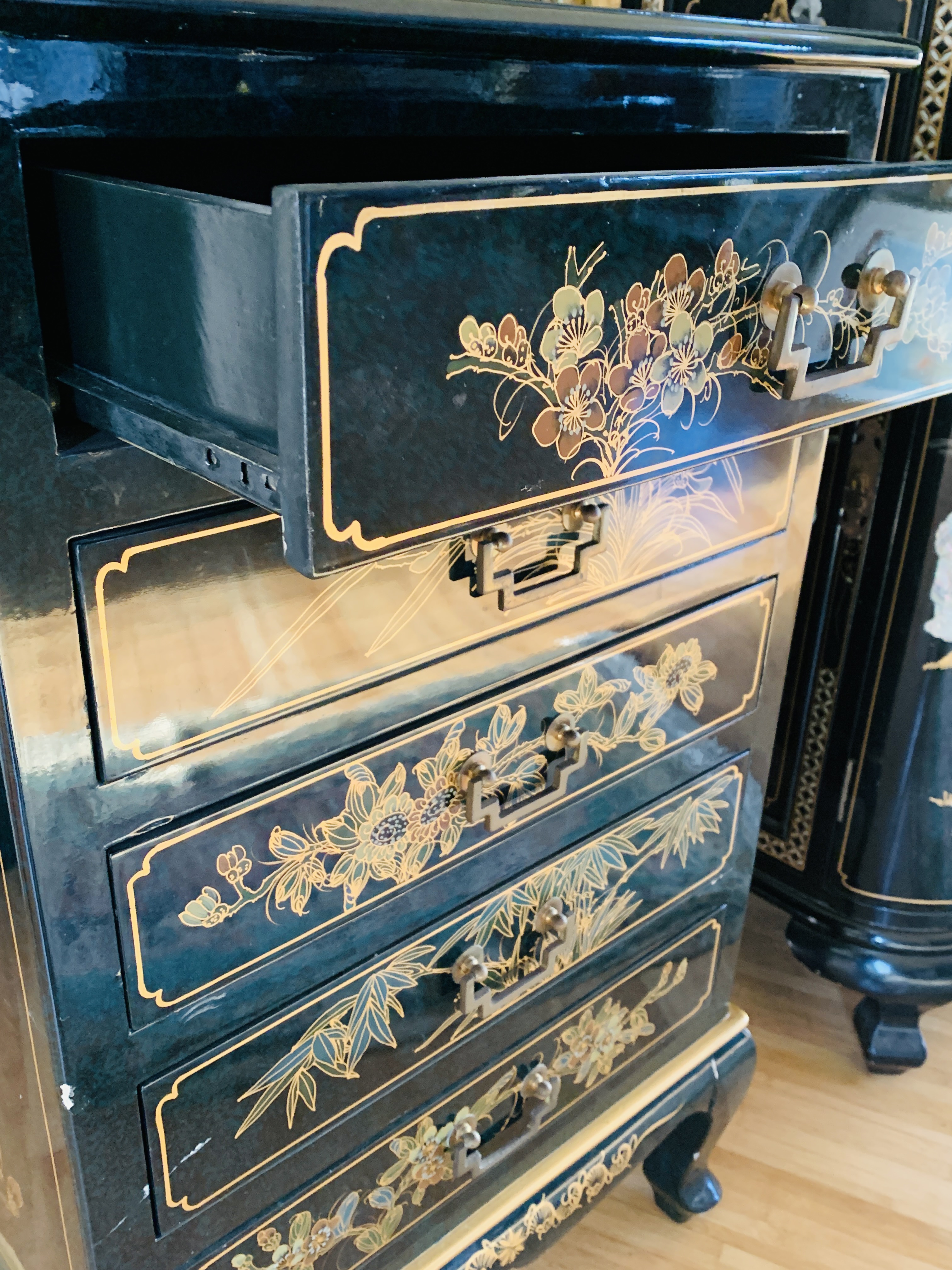 Oriental black lacquered chest of drawers - Image 4 of 5