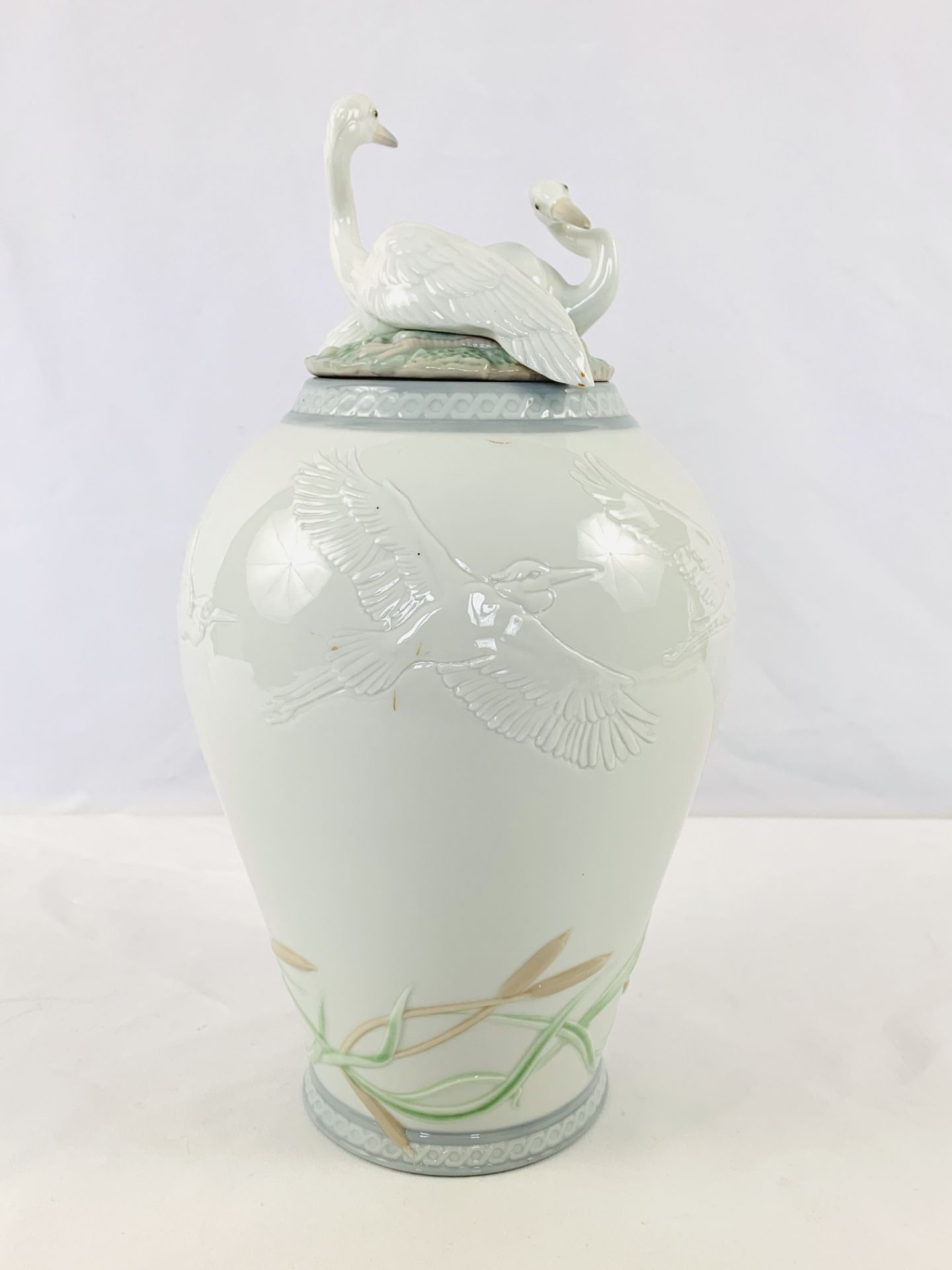 Lladro 'Herons Realm' lidded vase - Image 3 of 5