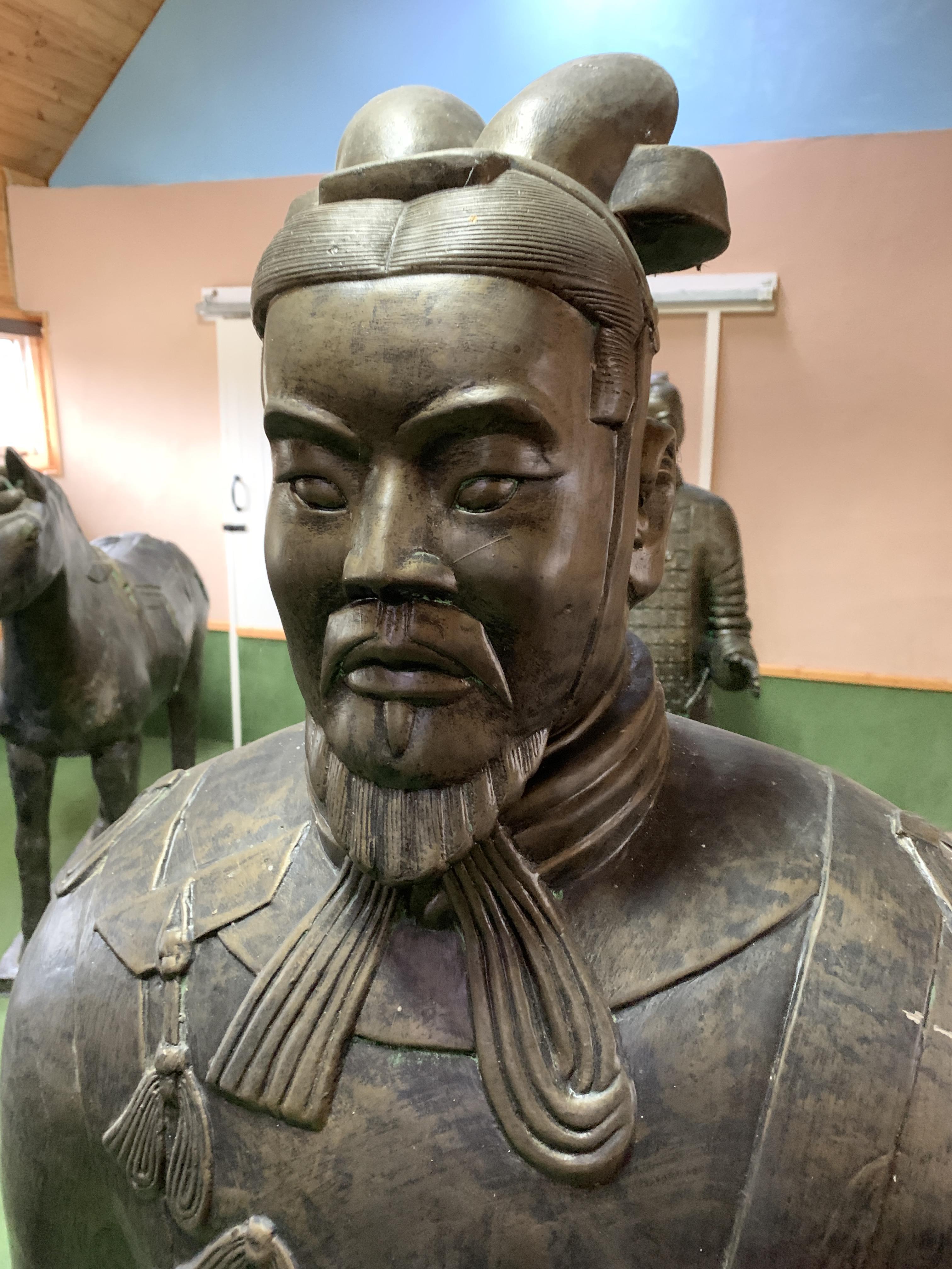 A Qin style terracotta figure of a general - Image 2 of 6