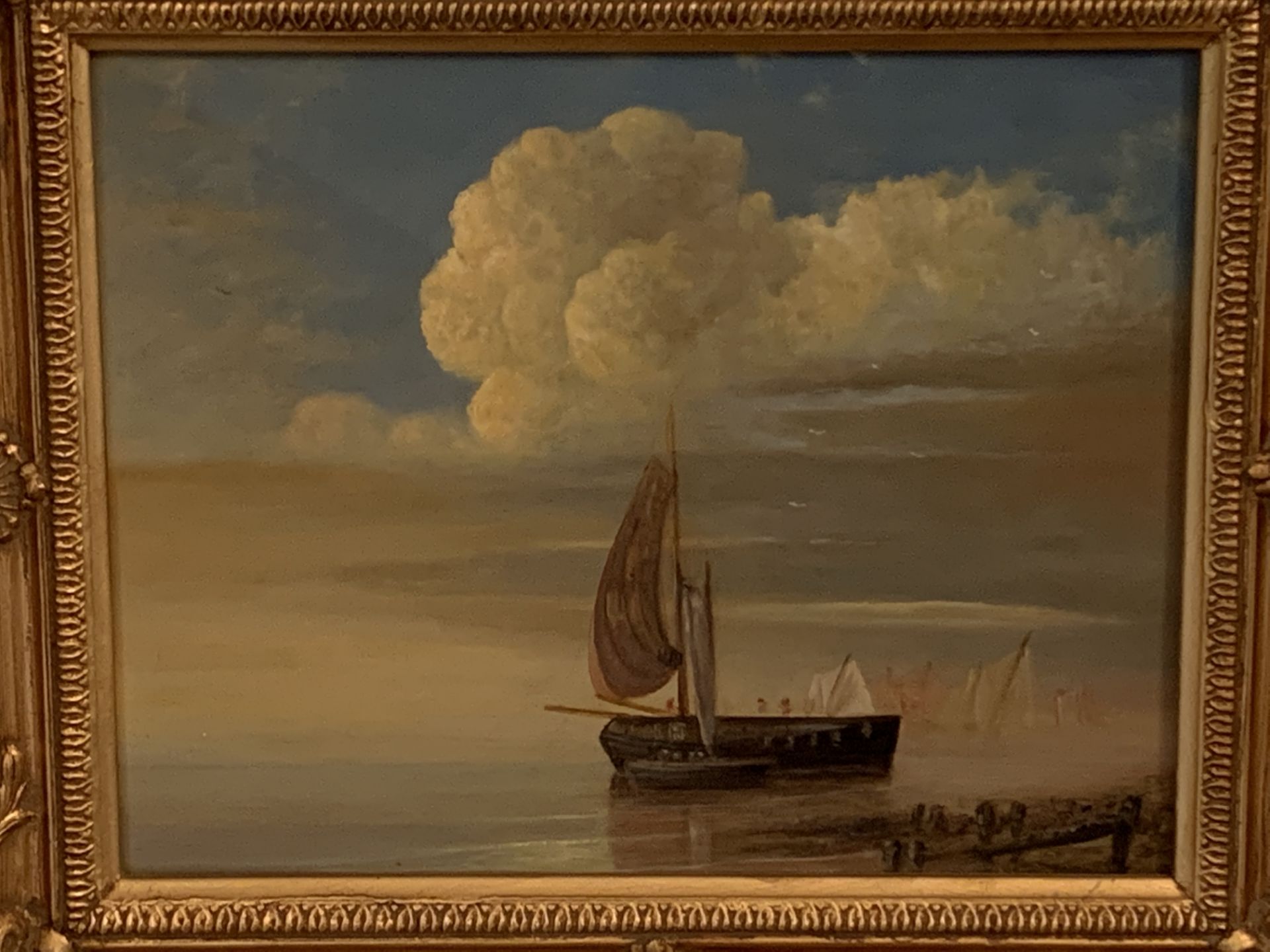 Pair of gilt framed oils on board of ships on a beach - Bild 3 aus 4