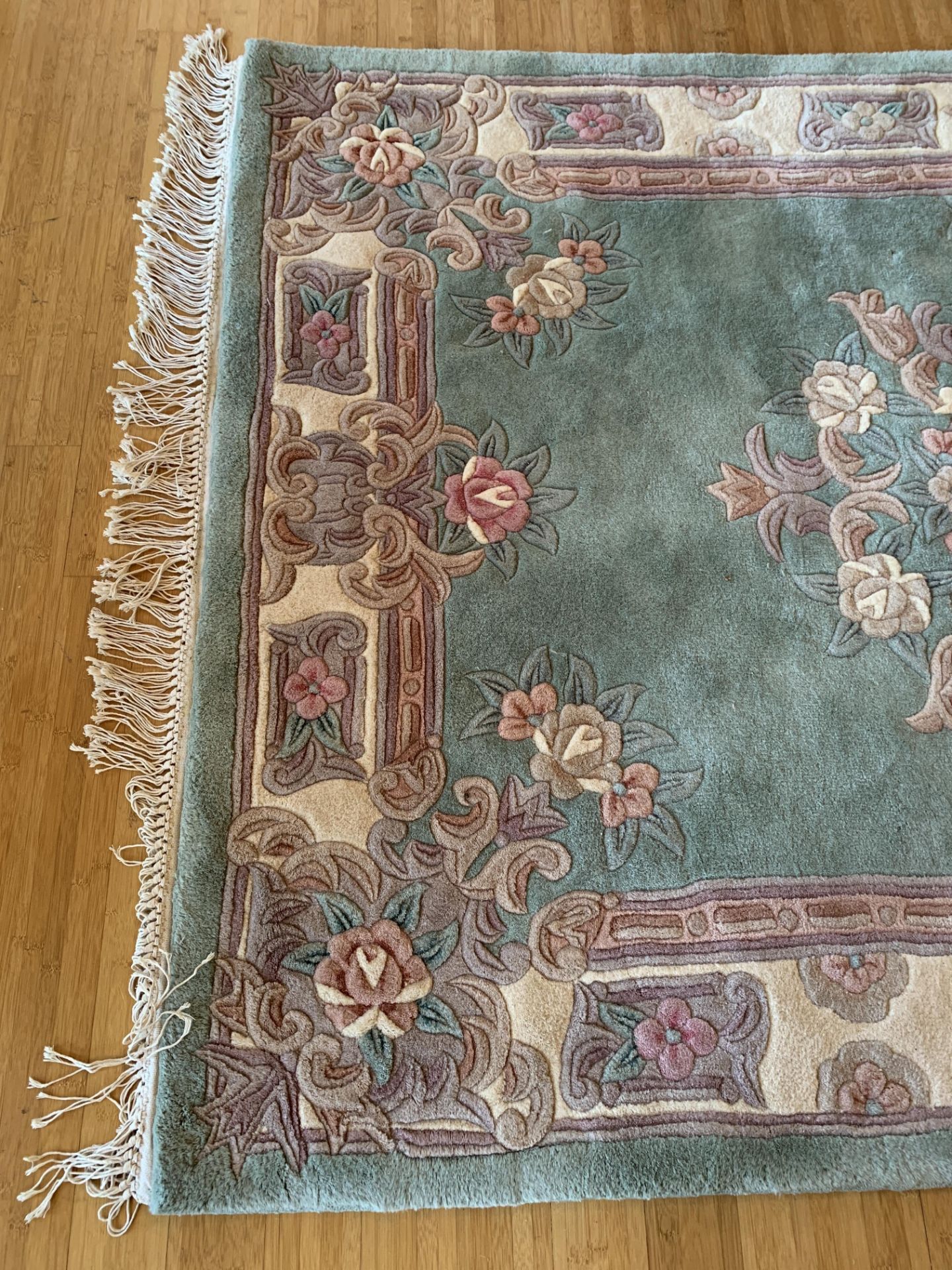 Pale green ground rug - Image 4 of 5