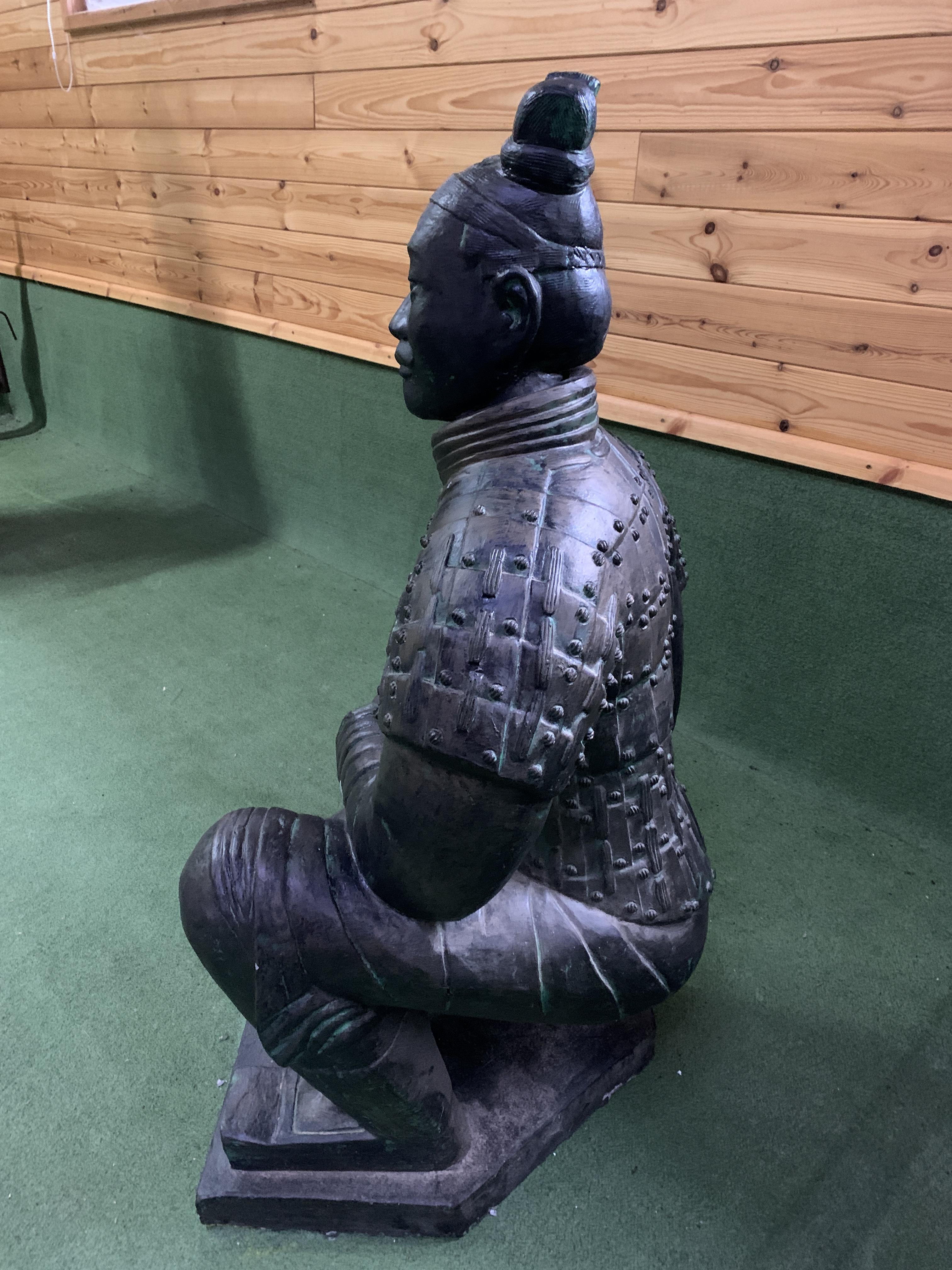 A Qin style terracotta figure of a kneeling archer - Image 3 of 5