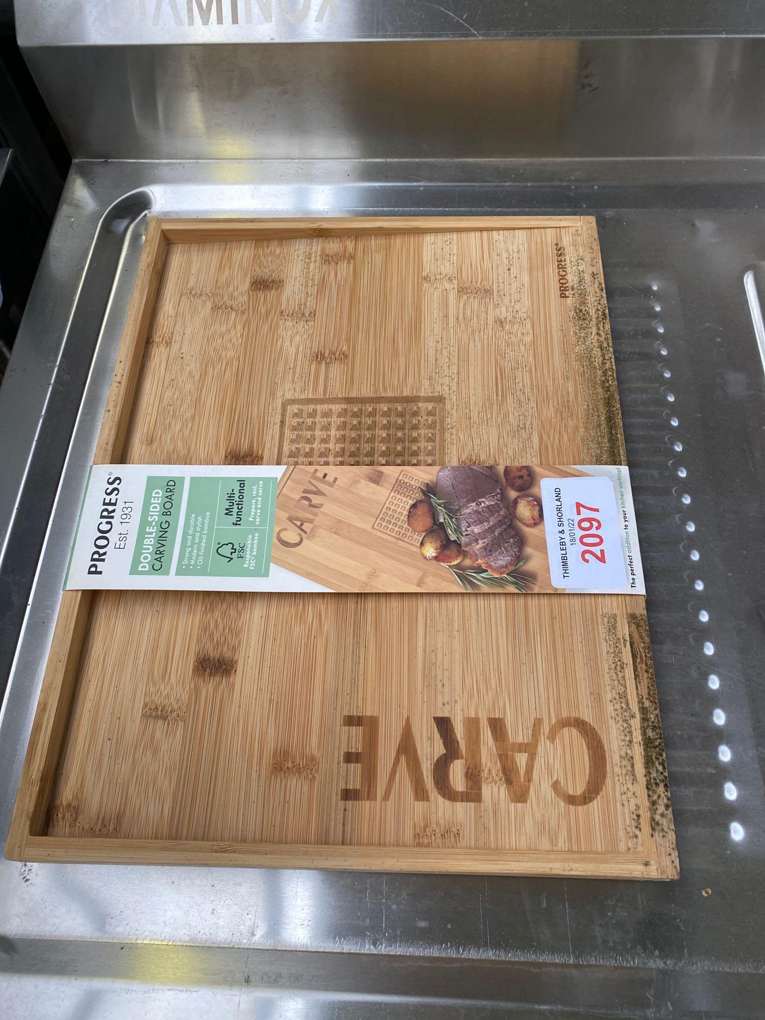 Double sided carving board