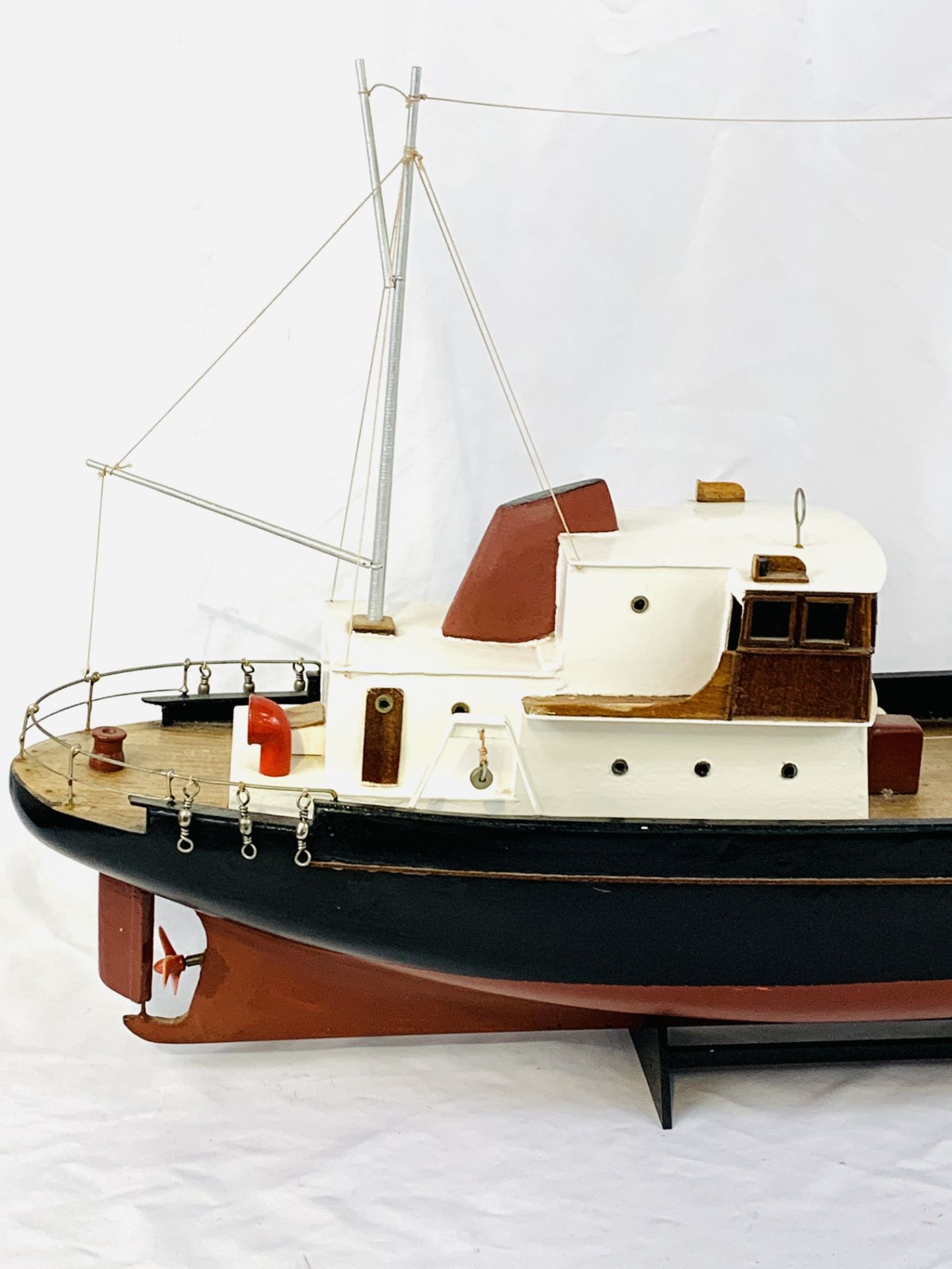 Wooden model of a trawler, 'Flevo' - Image 2 of 4