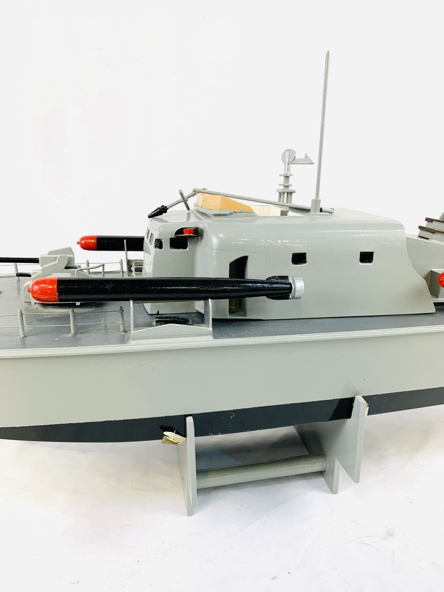 Precedent model Malaysian gas turbine fast patrol boat KD Perkasa - Image 3 of 6