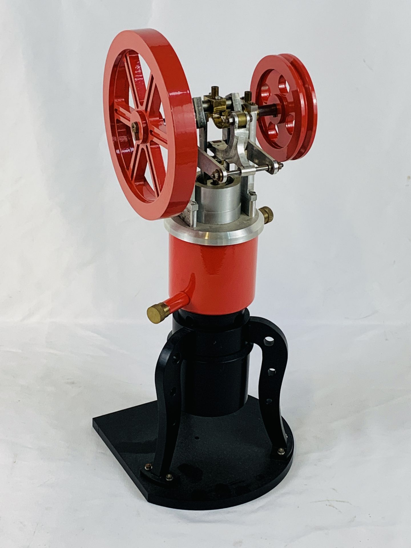 Bailey's 'Bee' vertical concentric hot air engine - Image 2 of 3