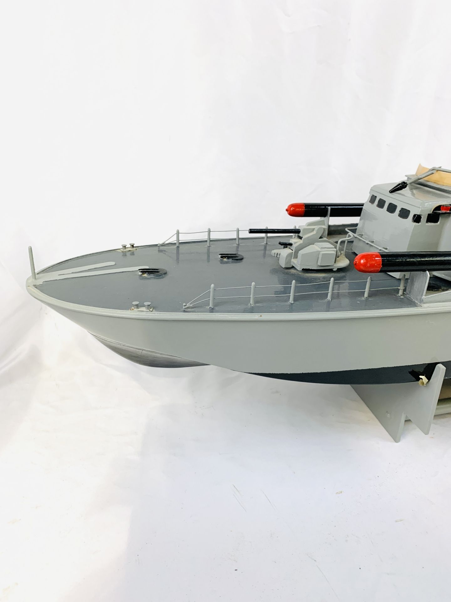 Precedent model Malaysian gas turbine fast patrol boat KD Perkasa - Image 2 of 6