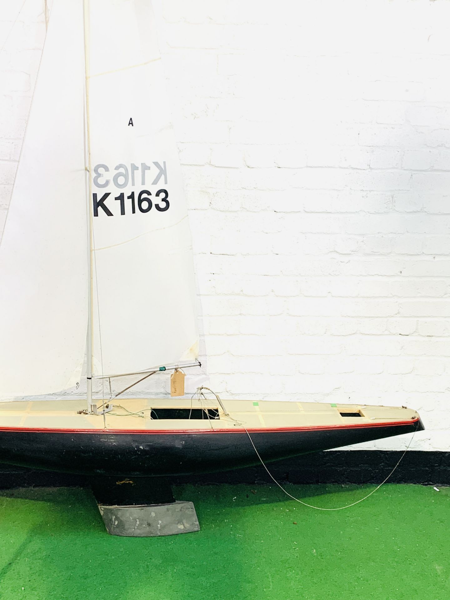 Bartleby A class model racing yacht - Image 2 of 5