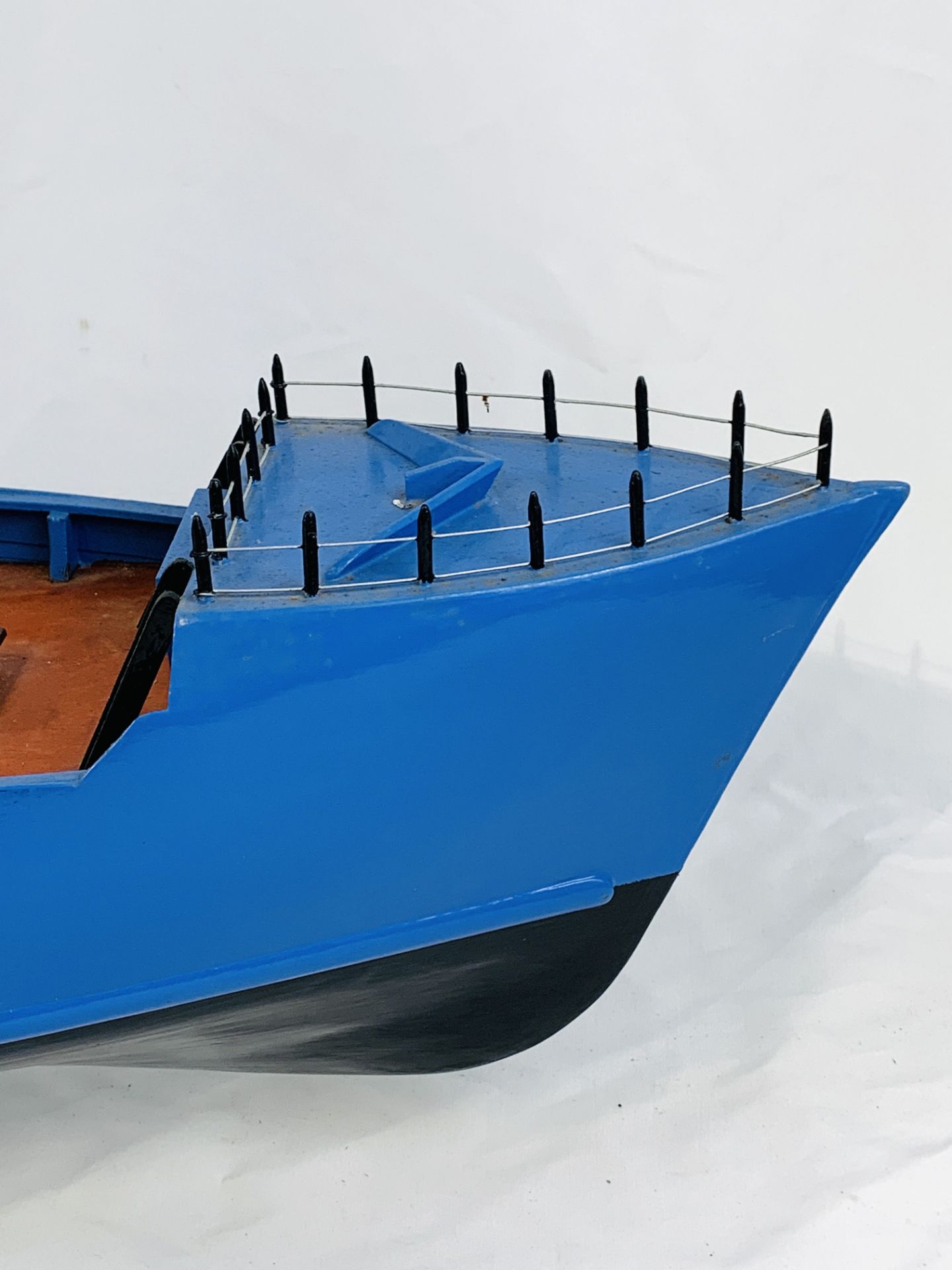 Wooden model trawler - Image 3 of 5