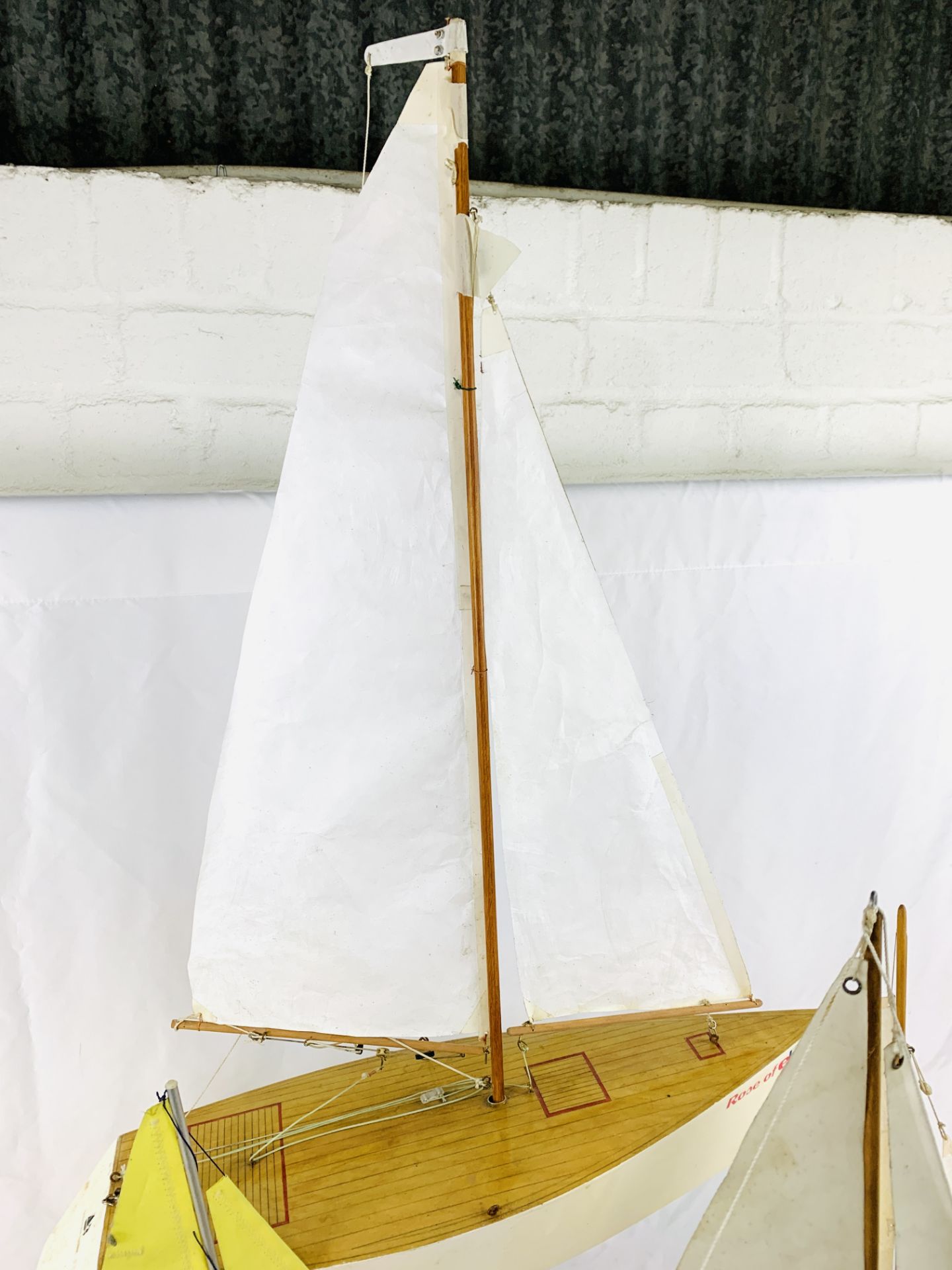 Five small model boats - Image 3 of 5