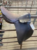 Brown leather hunting saddle 16.5"