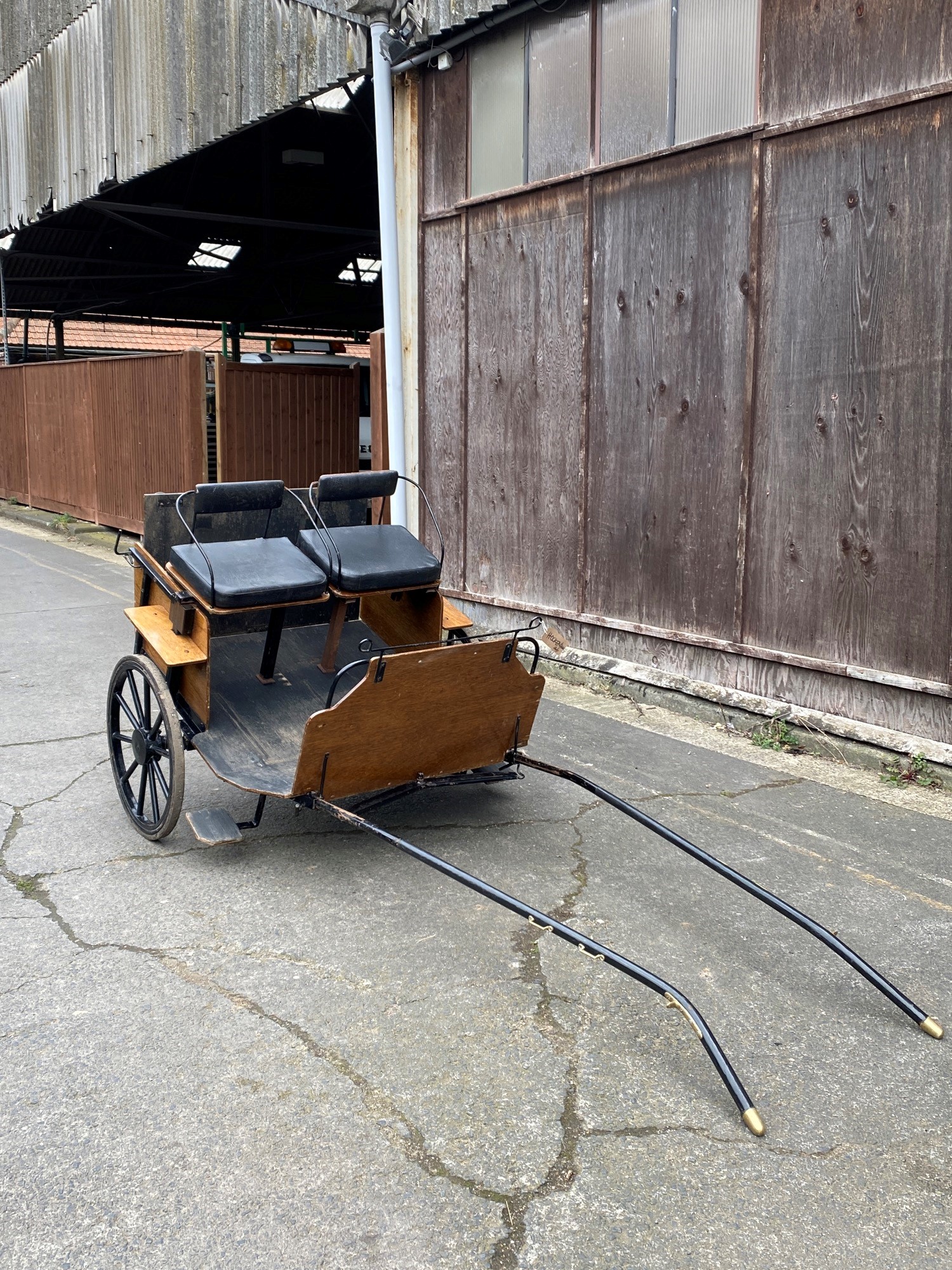 2 WHEEL PLEASURE VEHICLE suitable for a disabled driver